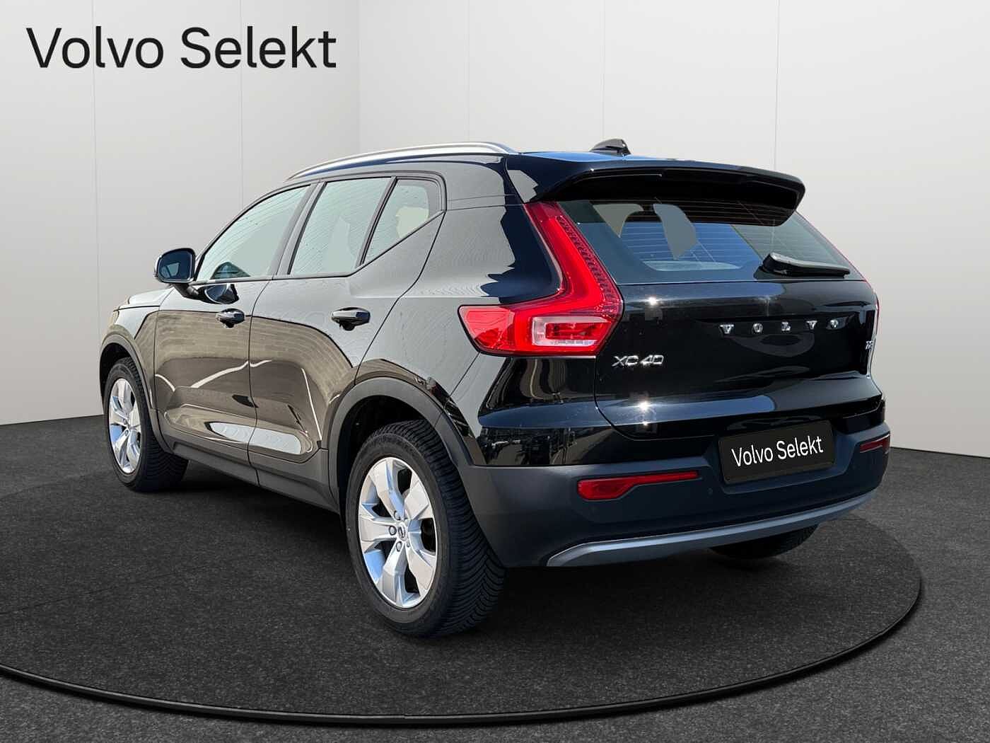 Volvo XC40 XC40 Momentum Pro, T2 (automatic)