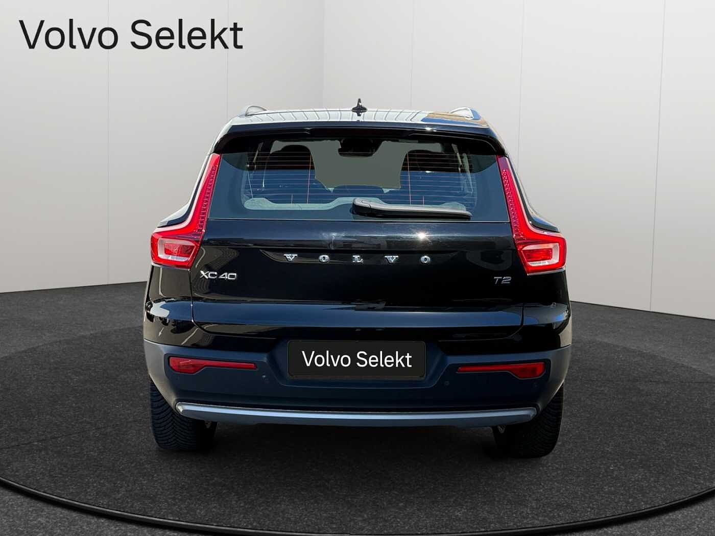 Volvo XC40 XC40 Momentum Pro, T2 (automatic)