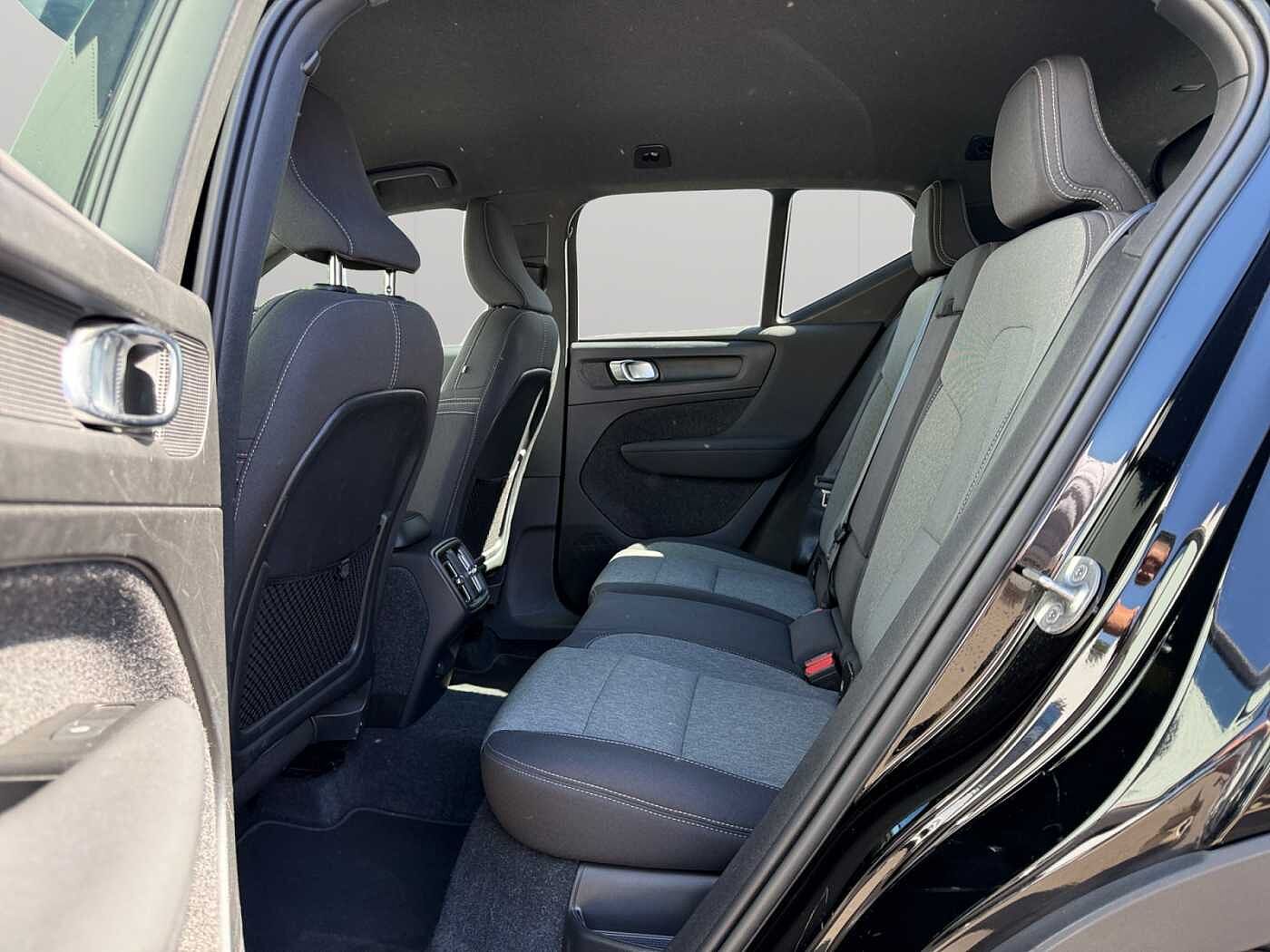 Volvo XC40 XC40 Momentum Pro, T2 (automatic)