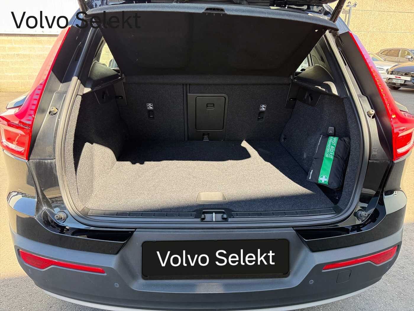 Volvo XC40 XC40 Momentum Pro, T2 (automatic)