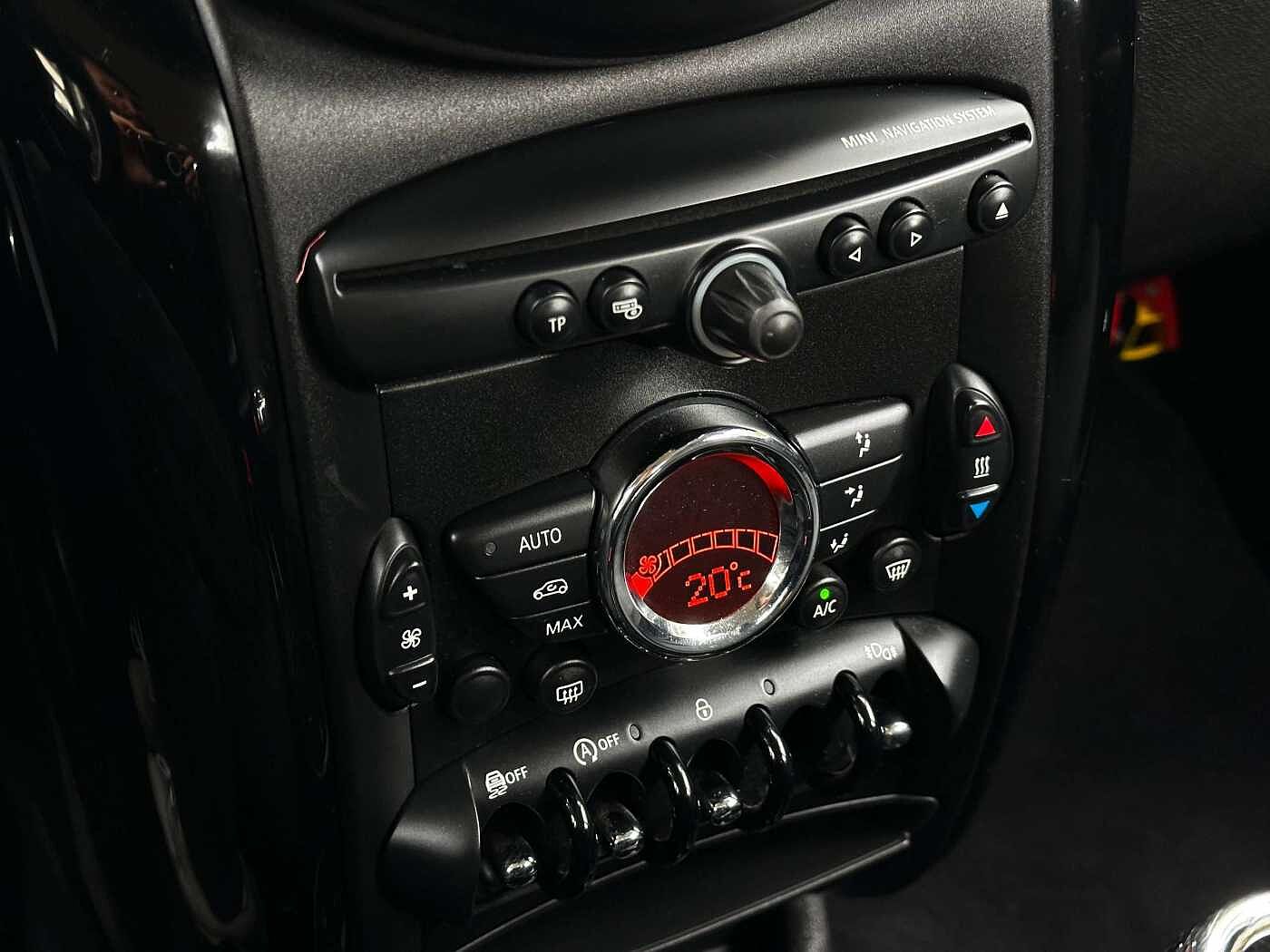 MINI Cooper D Countryman 1.6 D Cooper LED D'AMBIANCE/GPS/SENSOR/CRUISE/CLIM AUTO