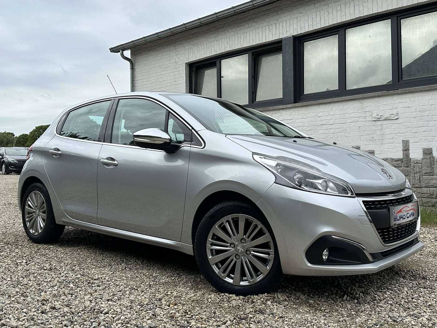 Peugeot 208 1.6 BlueHDi Allure CARPLAY/CAMERA/GPS/CRUISE/CLIM AUTO/SENSOR