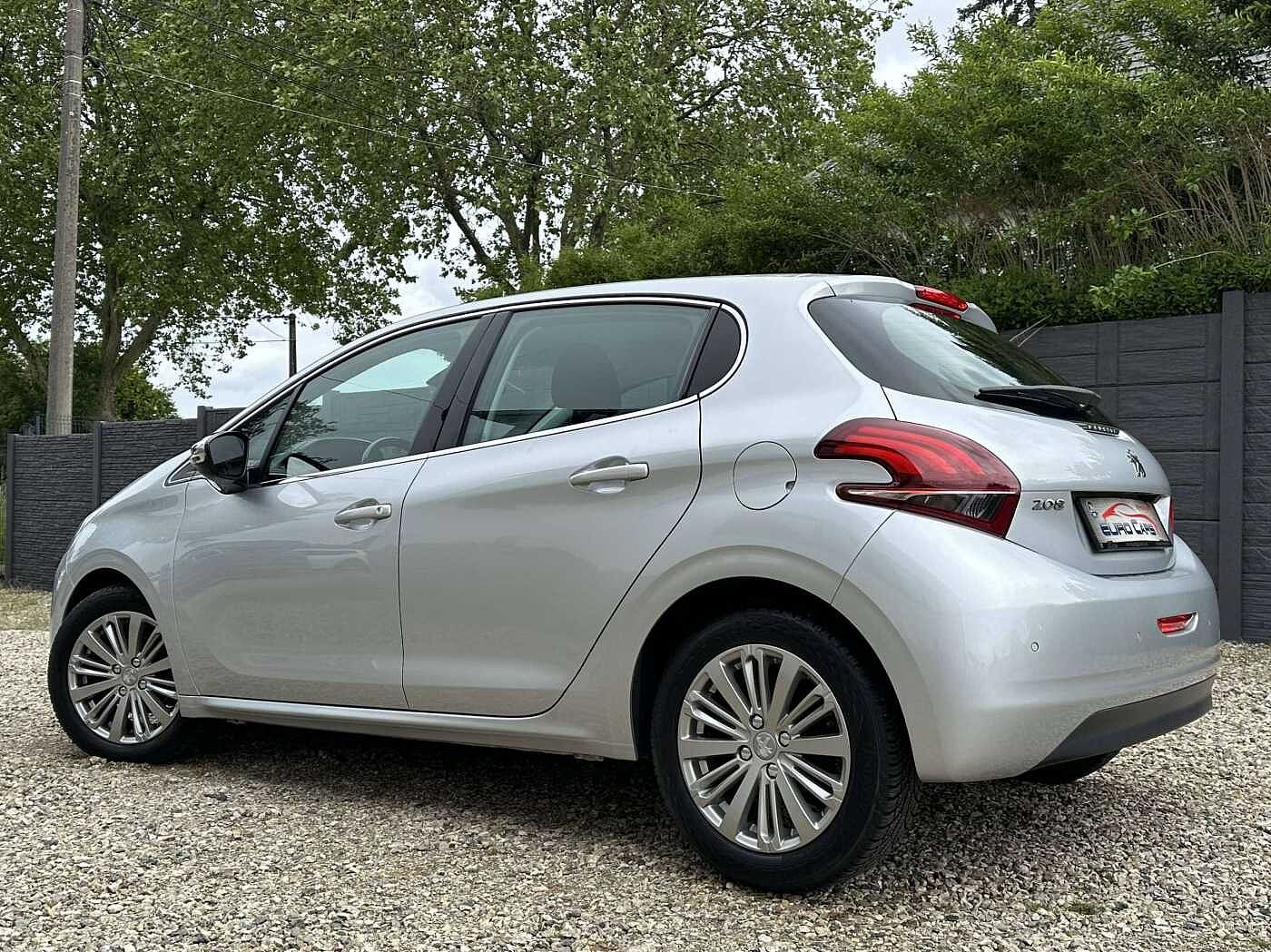 Peugeot 208 1.6 BlueHDi Allure CARPLAY/CAMERA/GPS/CRUISE/CLIM AUTO/SENSOR