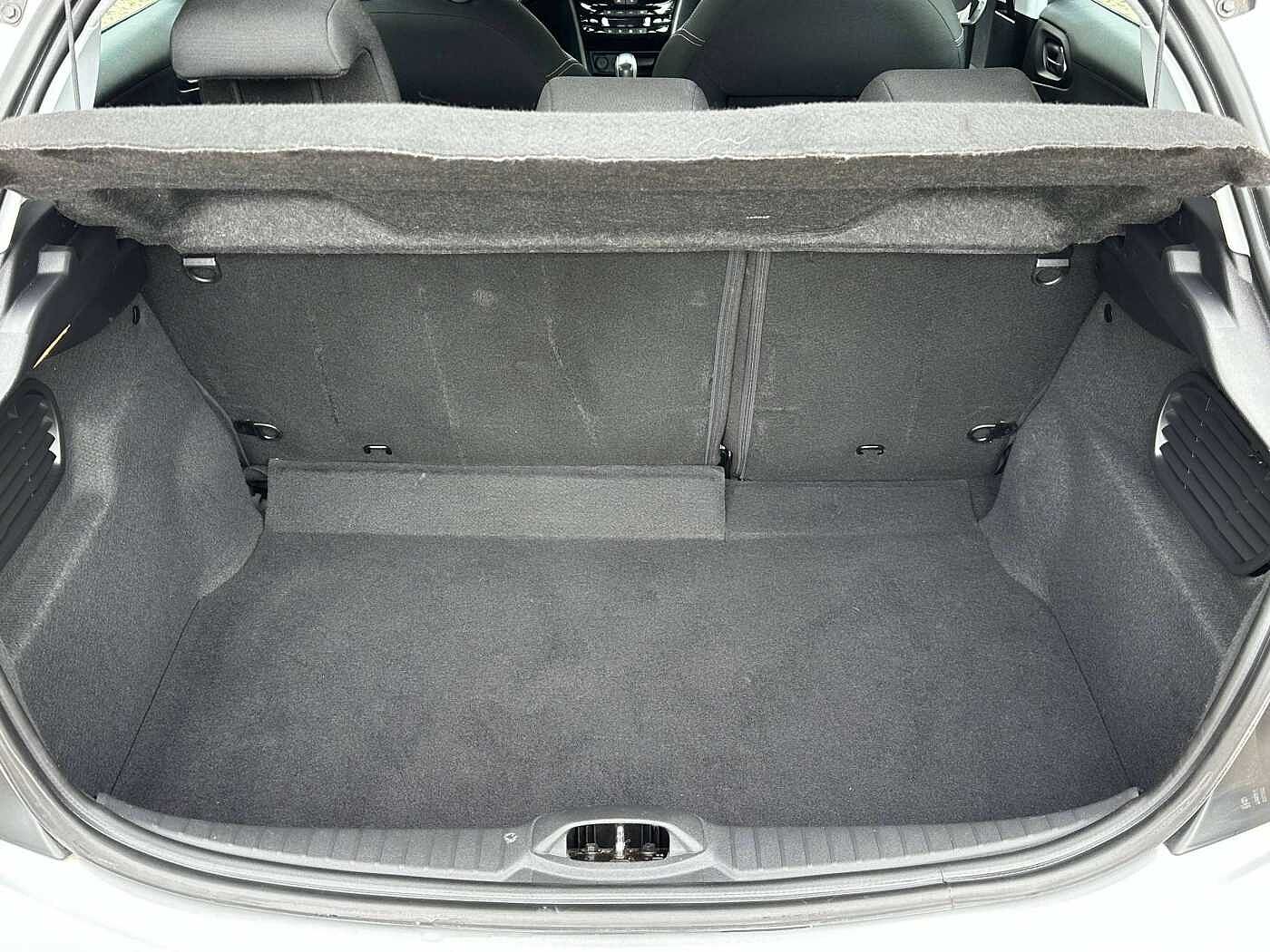 Peugeot 208 1.6 BlueHDi Allure CARPLAY/CAMERA/GPS/CRUISE/CLIM AUTO/SENSOR