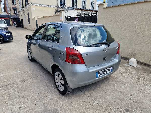 Toyota Yaris II 90 D-4D SOL MULTIMODE 5P