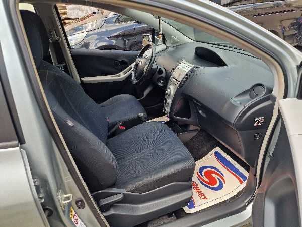 Toyota Yaris II 90 D-4D SOL MULTIMODE 5P