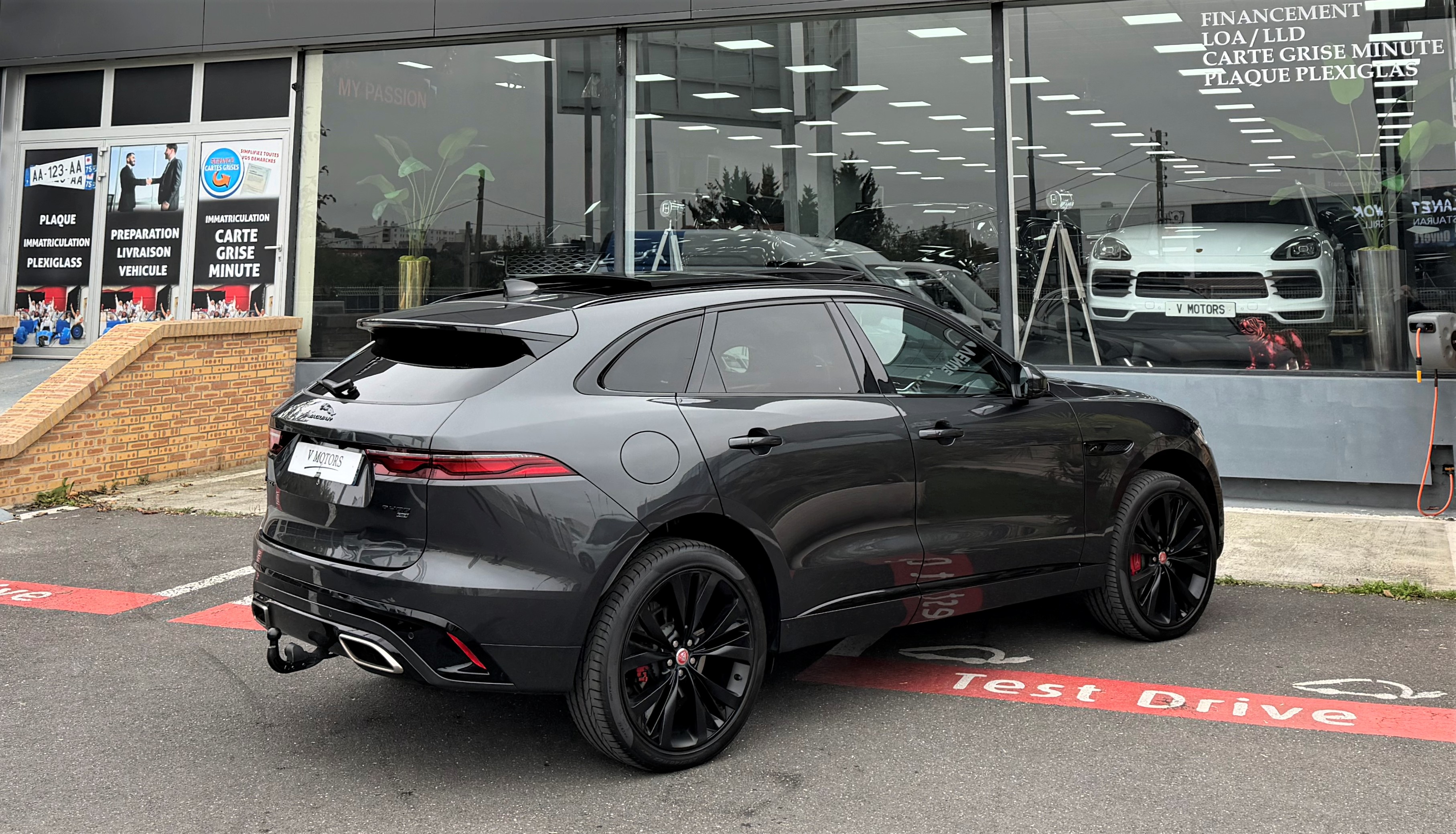 Jaguar F-pace (2) P400 4X4 R-DYNAMIC SE Full Sport Performance 1er Proprio