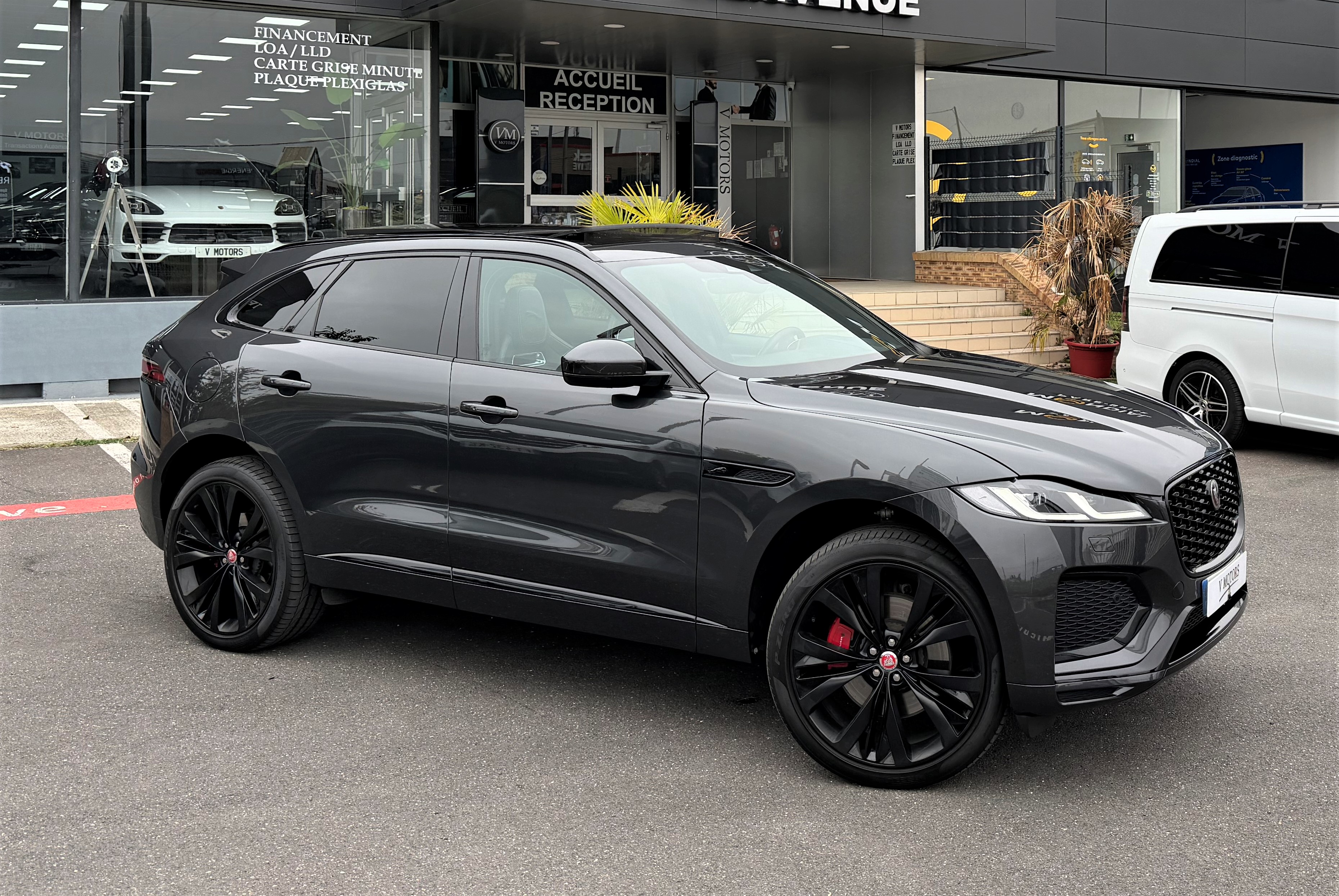 Jaguar F-pace (2) P400 4X4 R-DYNAMIC SE Full Sport Performance 1er Proprio