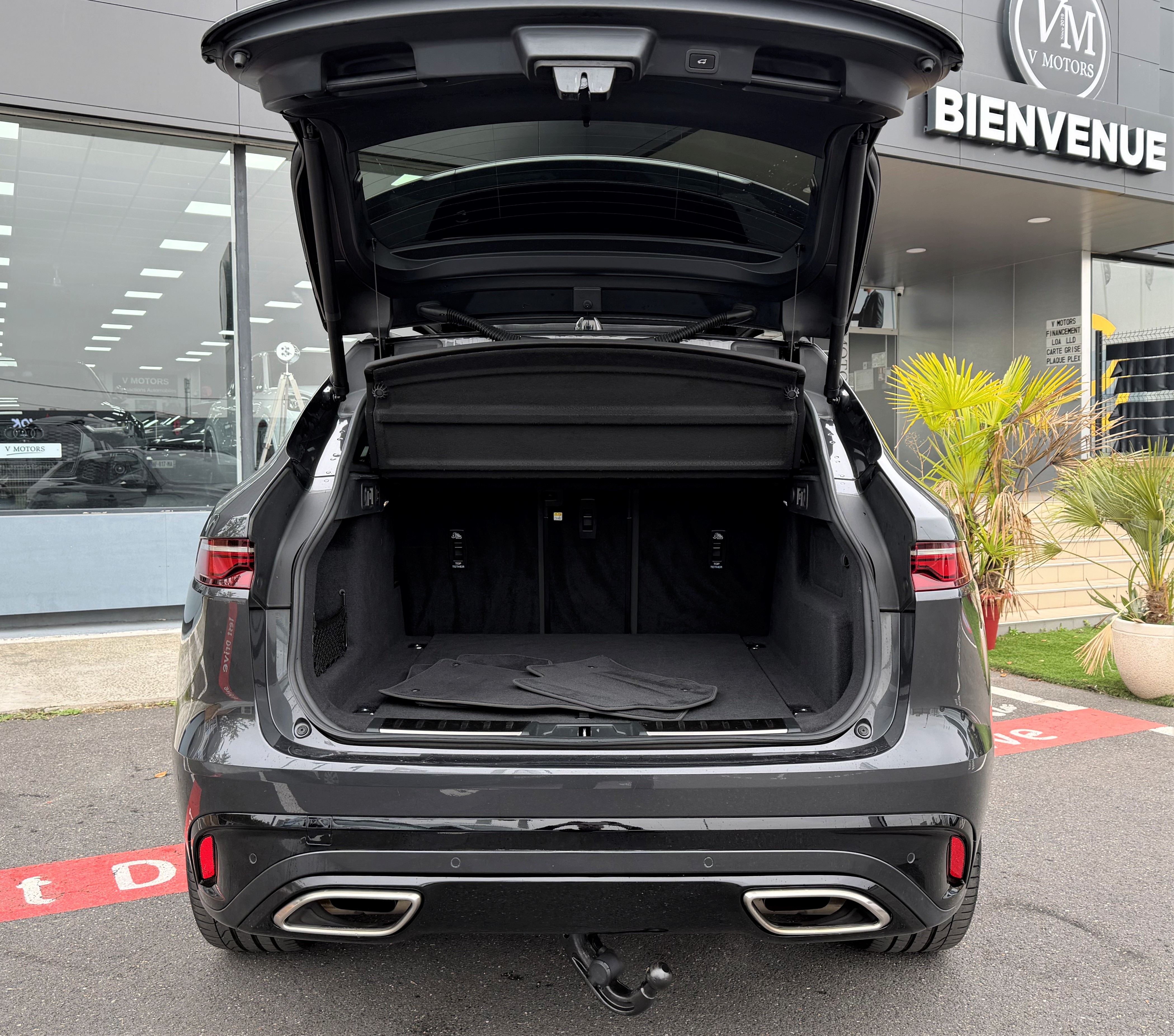 Jaguar F-pace (2) P400 4X4 R-DYNAMIC SE Full Sport Performance 1er Proprio