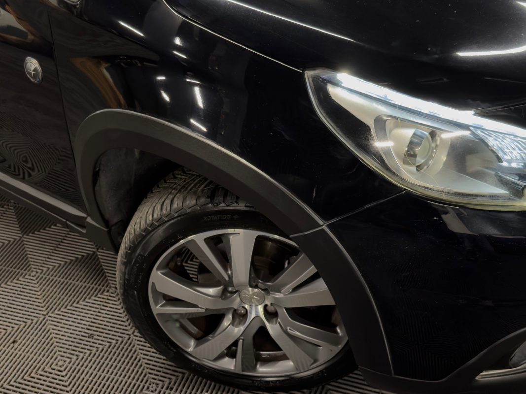 Peugeot 2008 CROSSWAY 1.2 110 Cv 18 200 Kms BOITE AUTOMATIQUE TOIT PANORAMIQUE GPS - GARANTIE 1 AN