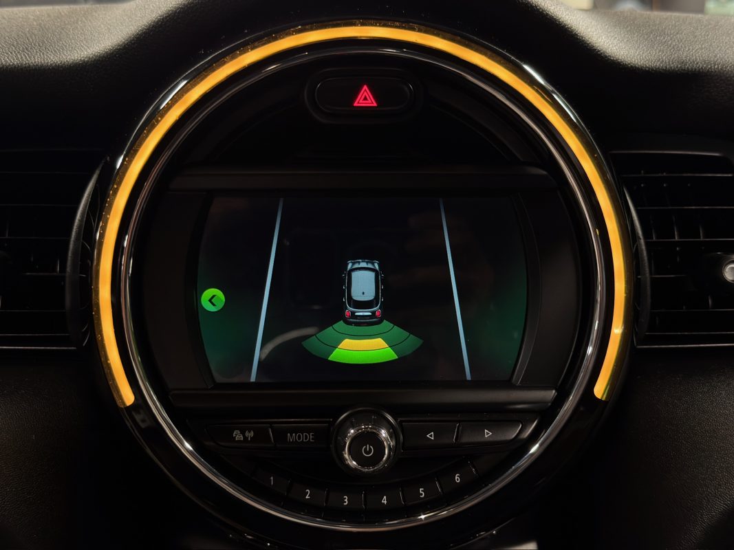 Mini Mini III F55 1.5 ONE 102 EDITION HEDDON STREET TOIT OUVRANT APPLE CARPLAY 5pts - GARANTIE 1 AN