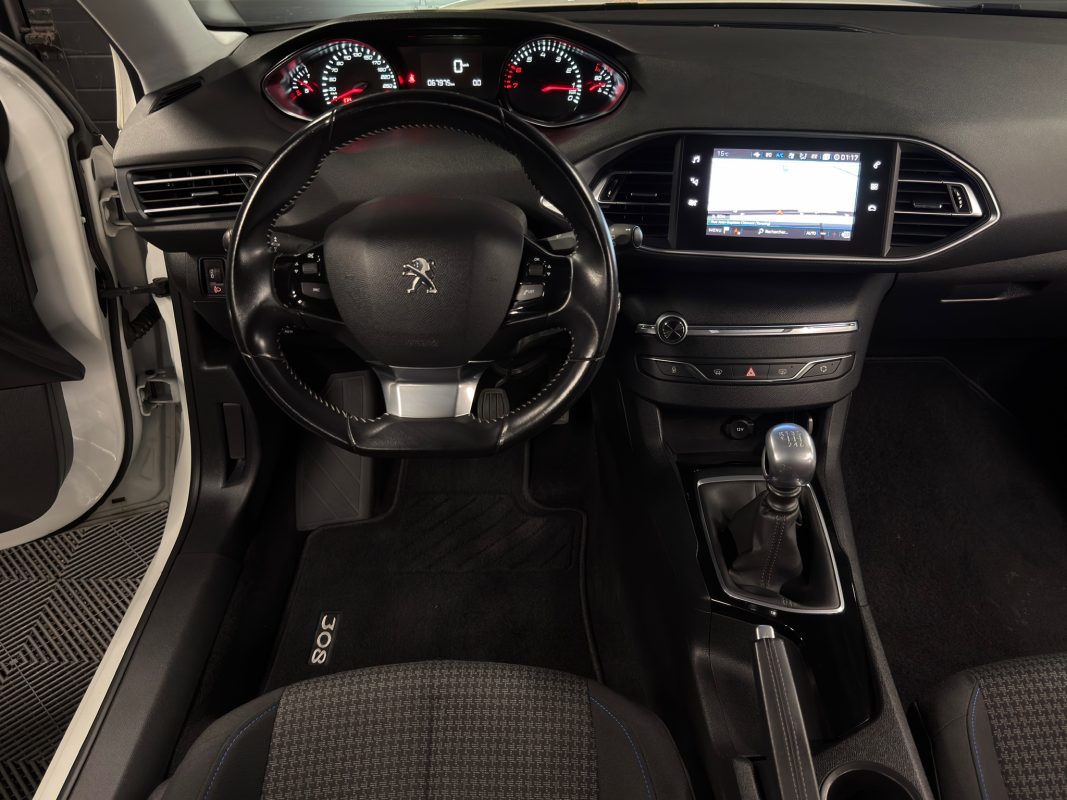 Peugeot 308 II PHASE 2 STYLE 1.2 TURBO 110 Cv ECRAN TACTILE / CRIT AIR 1 - GARANTIE AN