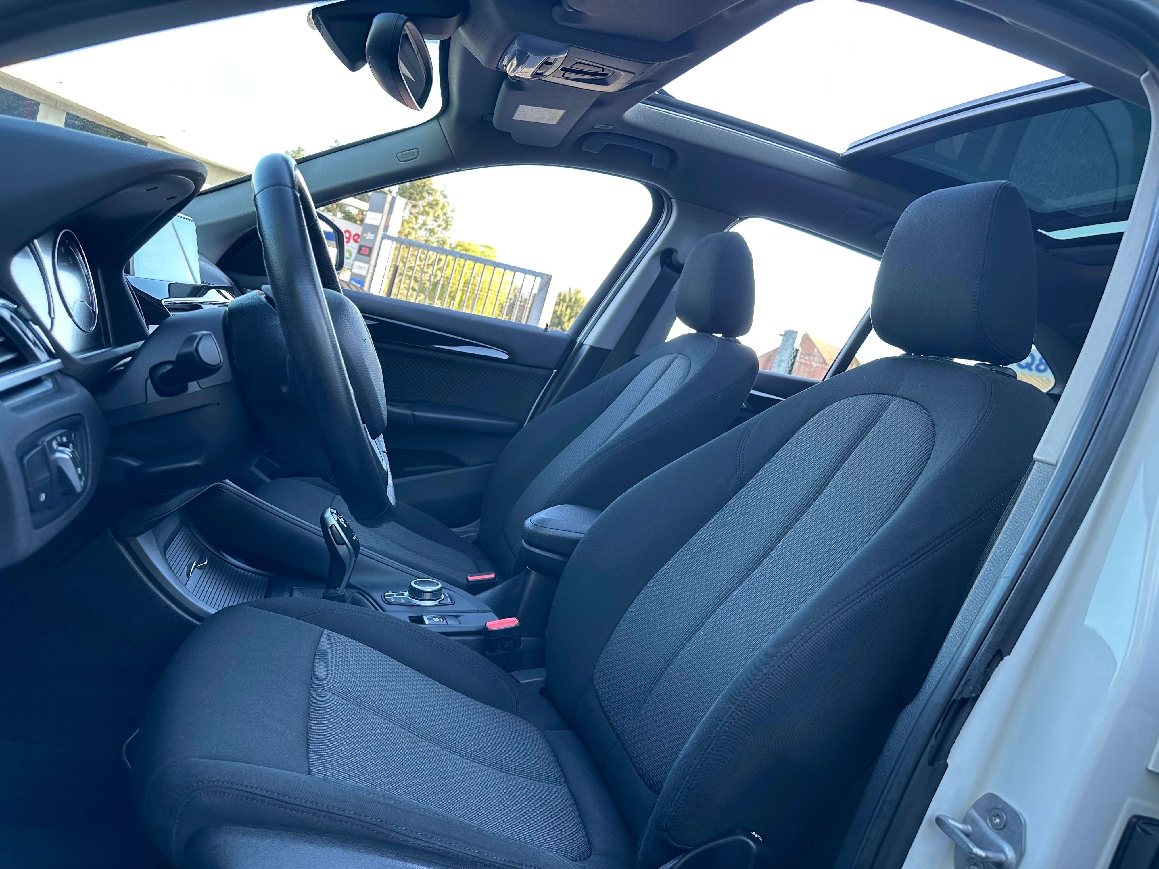 BMW X1 1.5*FACELIFT*TOIT PANO*BLANC NACRE*NAVI PRO*ATT-REMORQUE*GARANTIE