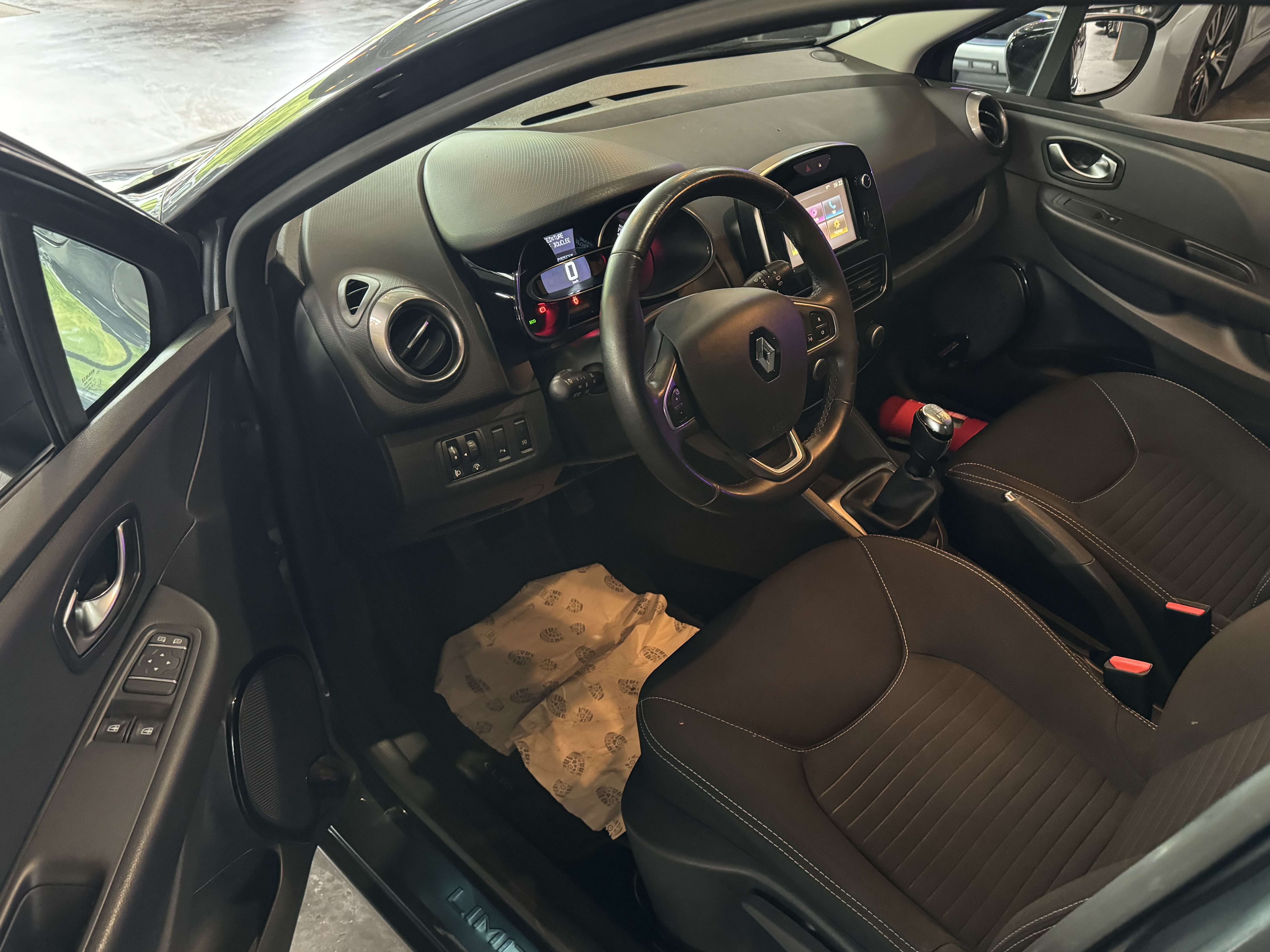 Renault Clio 0.9 TCe - A/C - MEDIA/TEL - NAVI - LIM/REG - STARTANDSTOP