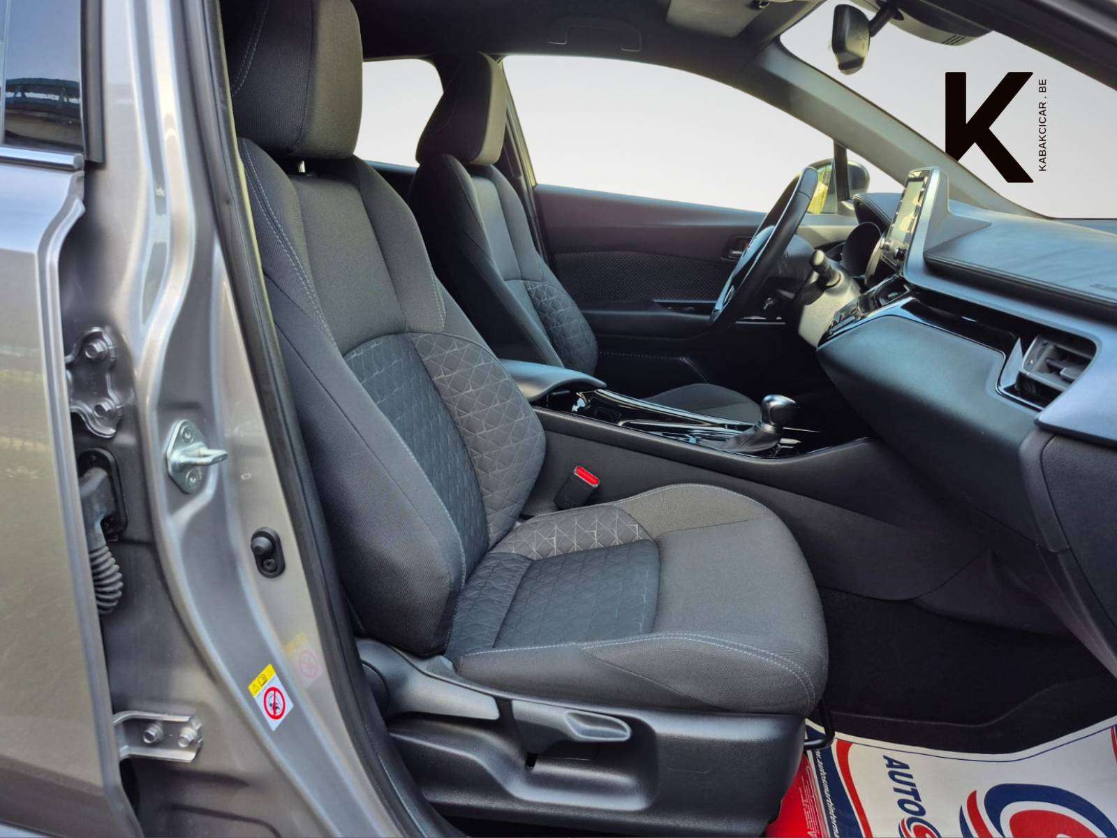 Toyota C-HR Hybrid 1.8i VVT-i C-Lub E-CVT - Garantie 12 Mois avec Entretien Effectué Toujours Suivi chez Toyota, Zone LEZ OK