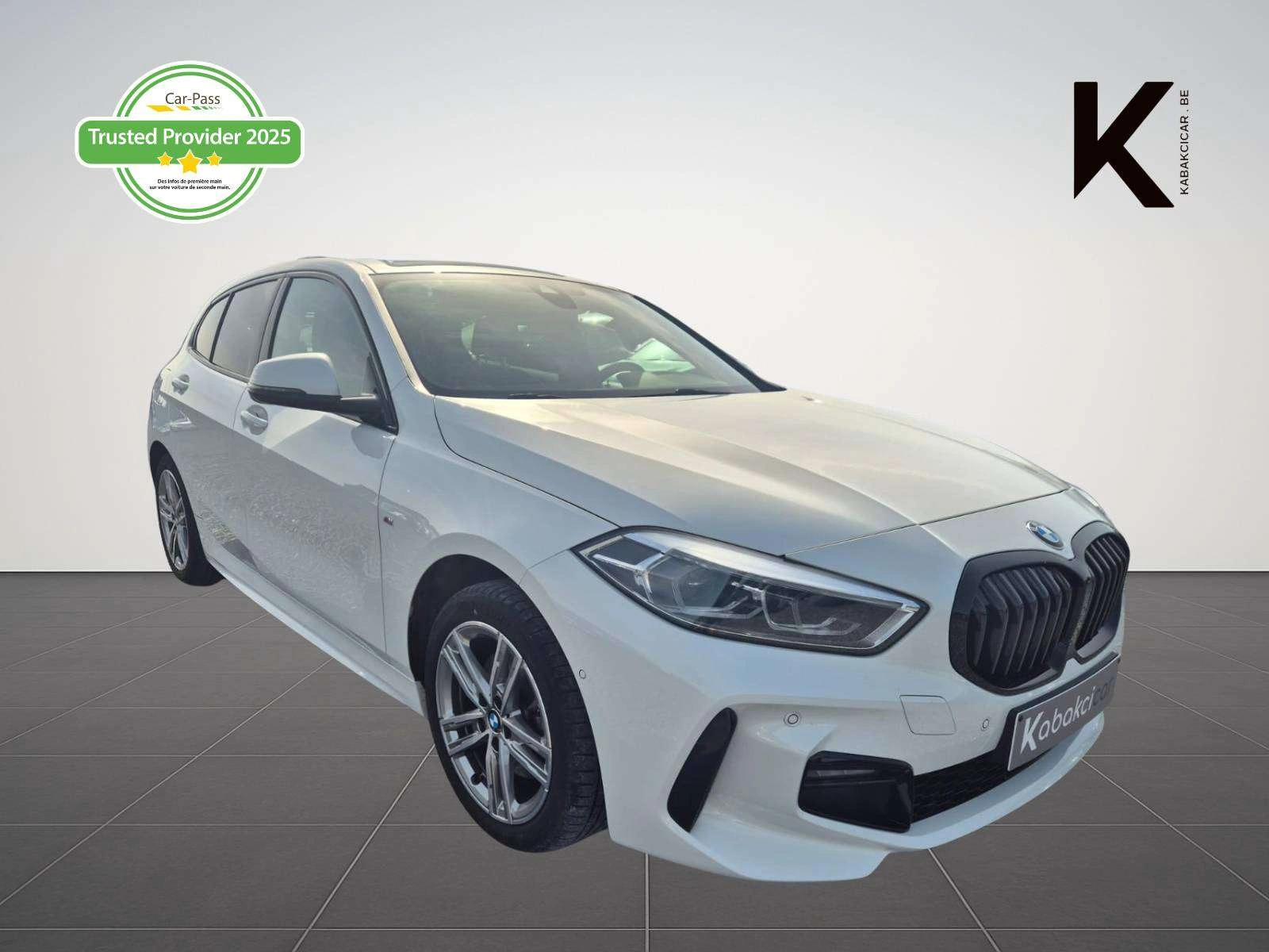 BMW 118 i Pack M Full / Suivi Complet BMW / Carplay / Navigation / Garantie 12 Mois