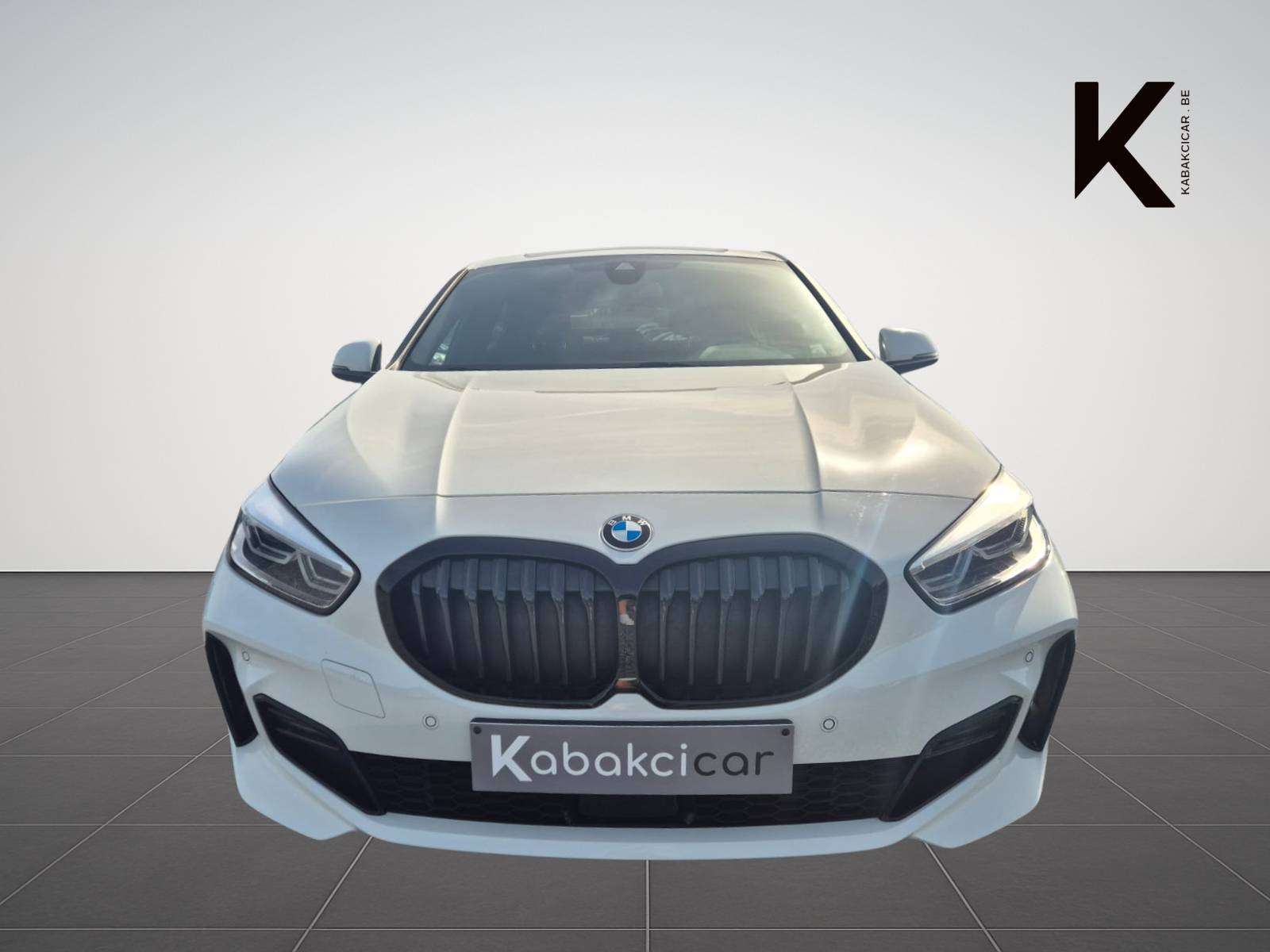 BMW 118 i Pack M Full / Suivi Complet BMW / Carplay / Navigation / Garantie 12 Mois