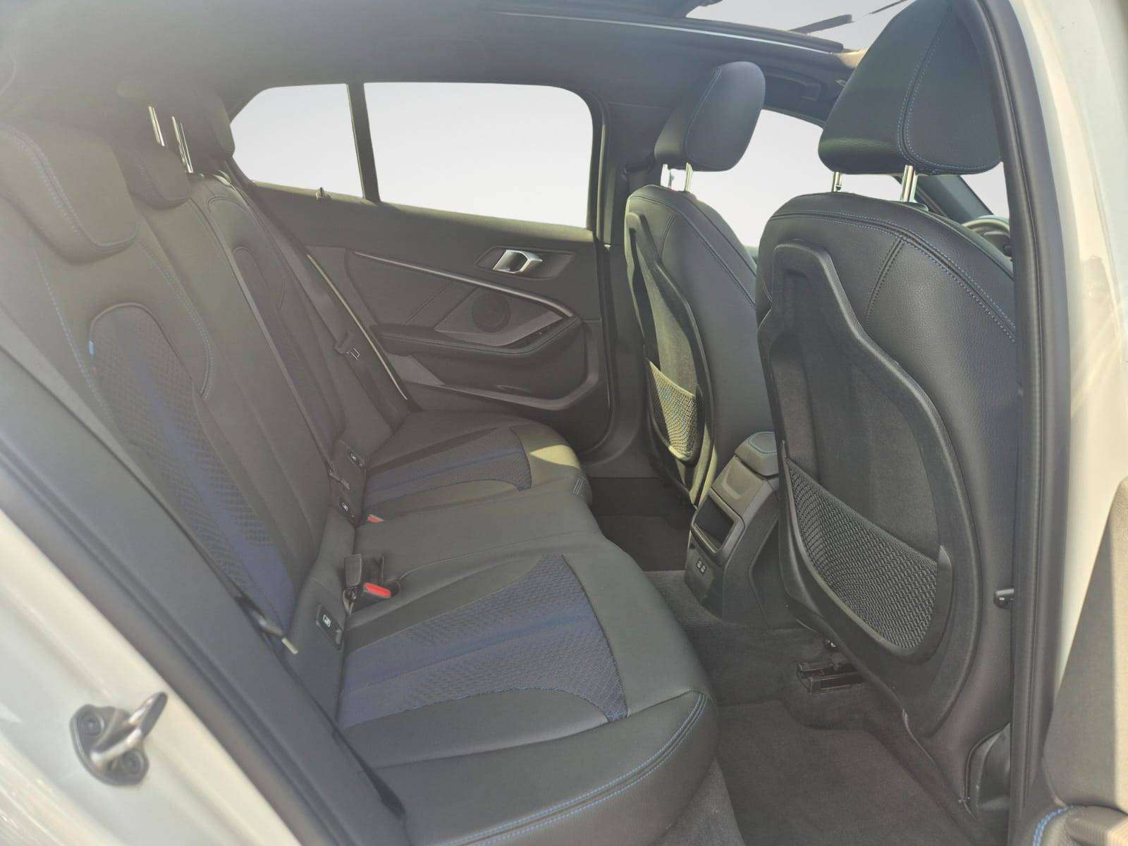 BMW 118 i Pack M Full / Suivi Complet BMW / Carplay / Navigation / Garantie 12 Mois