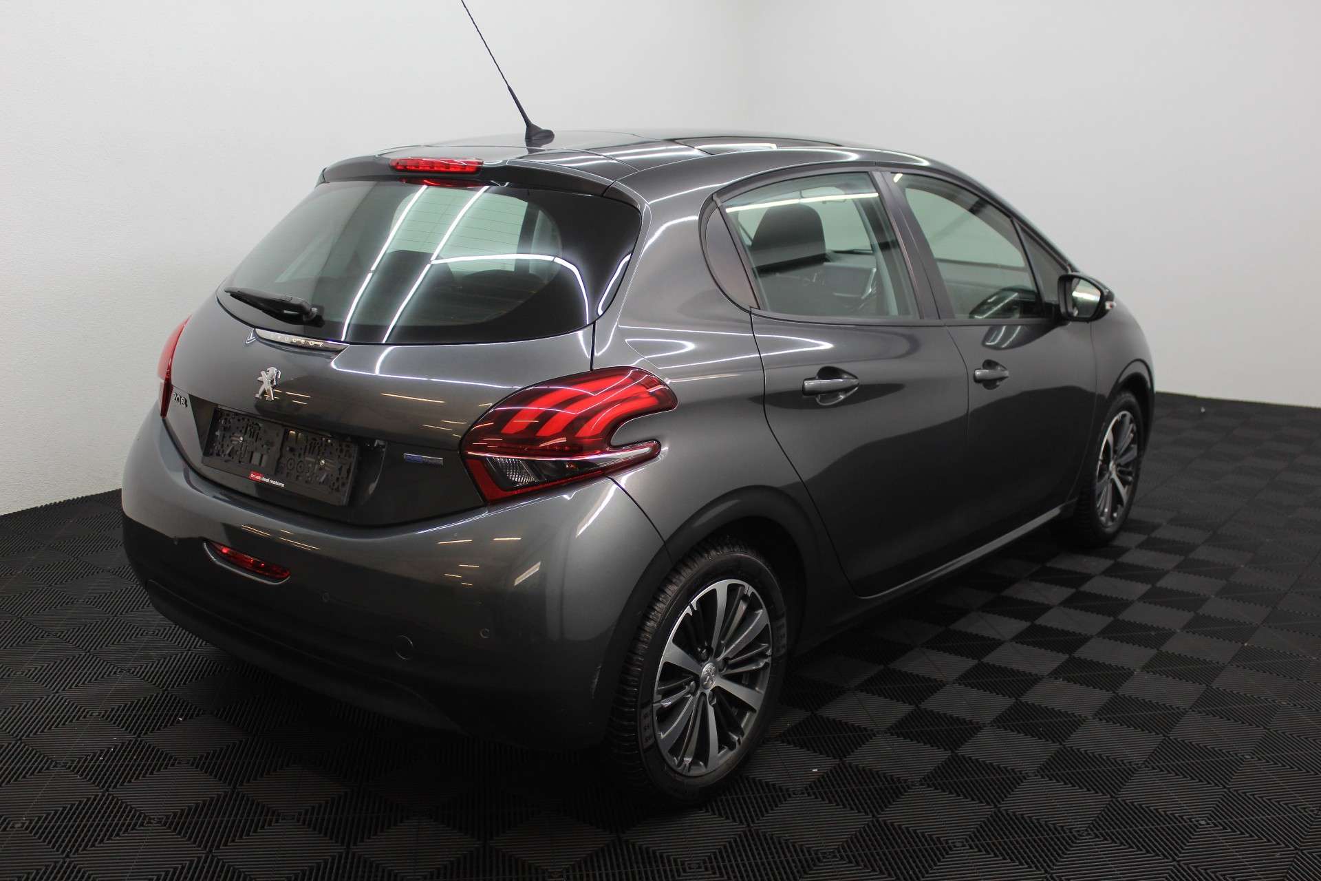 Peugeot 208 208 1.2i Allure * Garantie *