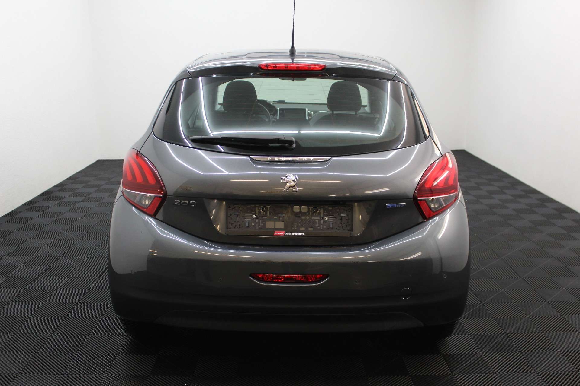 Peugeot 208 208 1.2i Allure * Garantie *