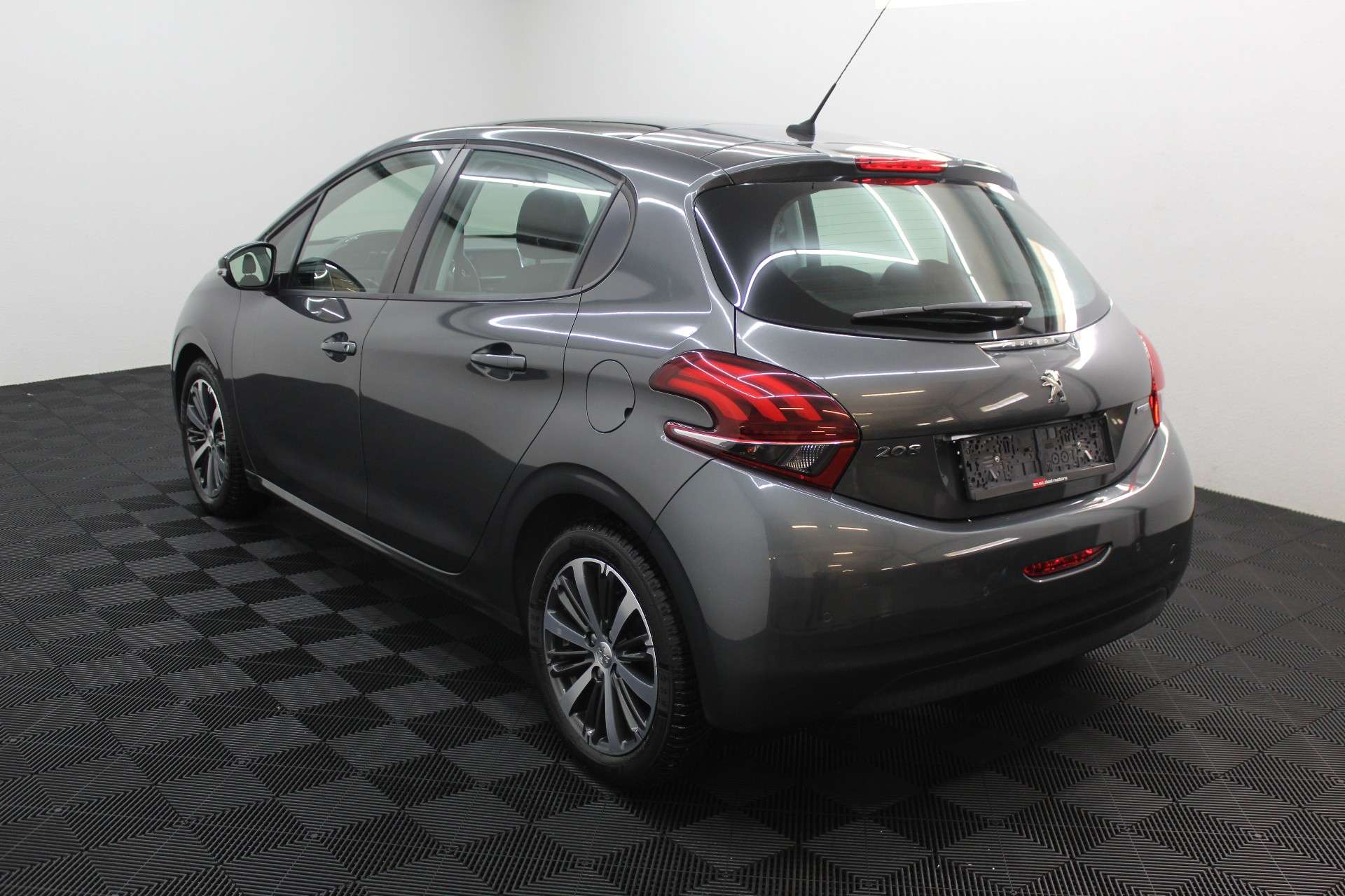 Peugeot 208 208 1.2i Allure * Garantie *