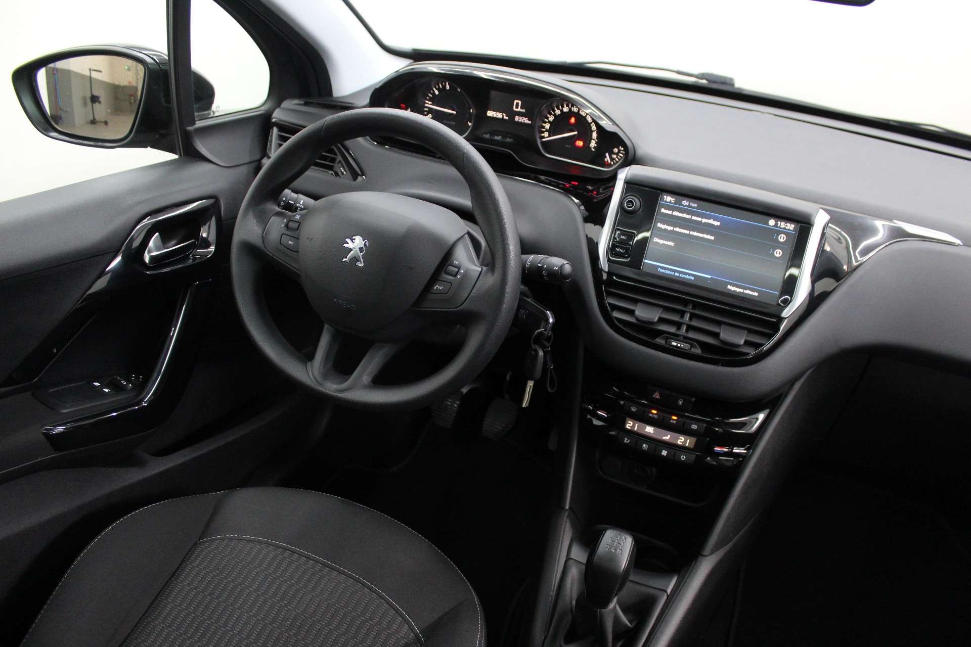 Peugeot 208 208 1.2i Allure * Garantie *