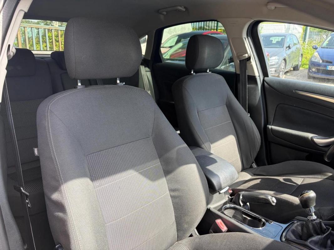 Ford Mondeo 1.8 TDCI 125 TITANIUM -VEHICULE EN BON ETAT- ENTRETIEN COMPLET A JOUR-DISTRIBUTION OK