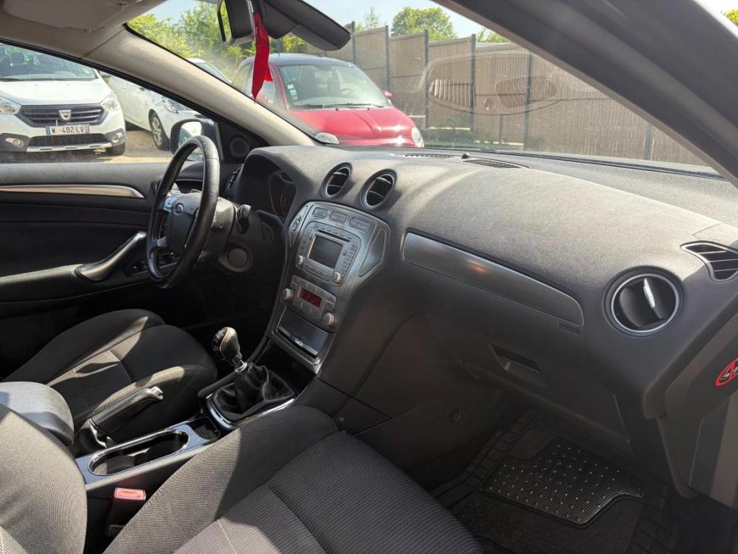 Ford Mondeo 1.8 TDCI 125 TITANIUM -VEHICULE EN BON ETAT- ENTRETIEN COMPLET A JOUR-DISTRIBUTION OK