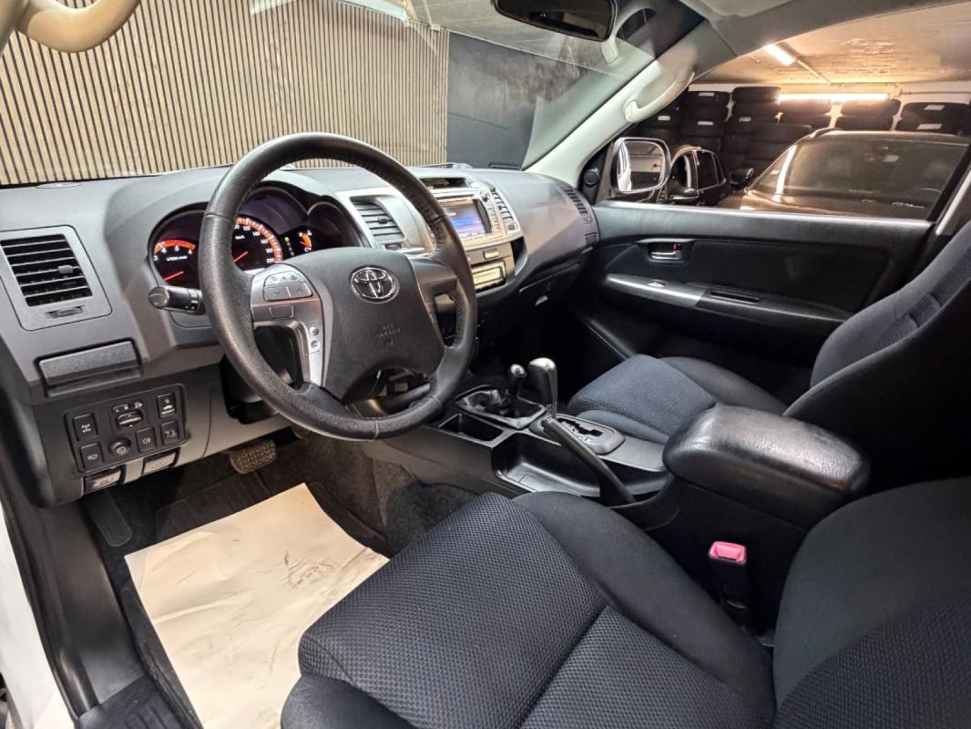 Toyota Hilux DOUBLE CABINE BLE CAB 4WD 2.4L 150 D-4D BVA LEGENDE