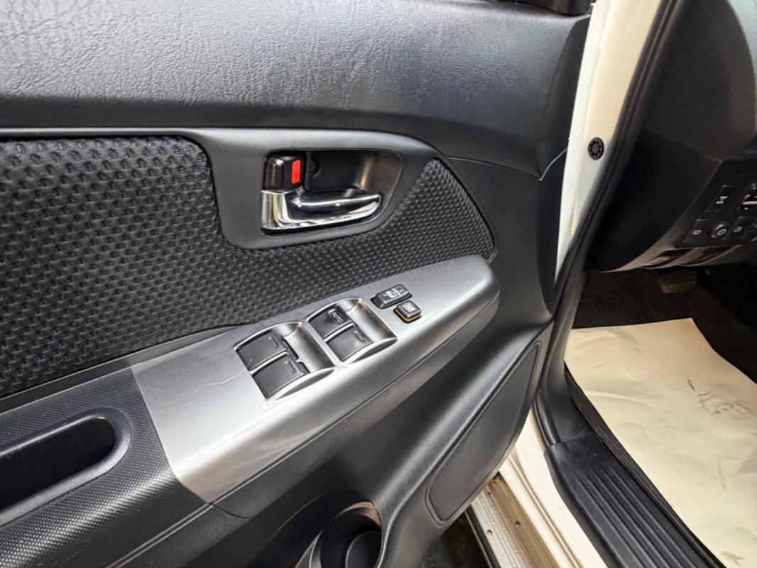 Toyota Hilux DOUBLE CABINE BLE CAB 4WD 2.4L 150 D-4D BVA LEGENDE