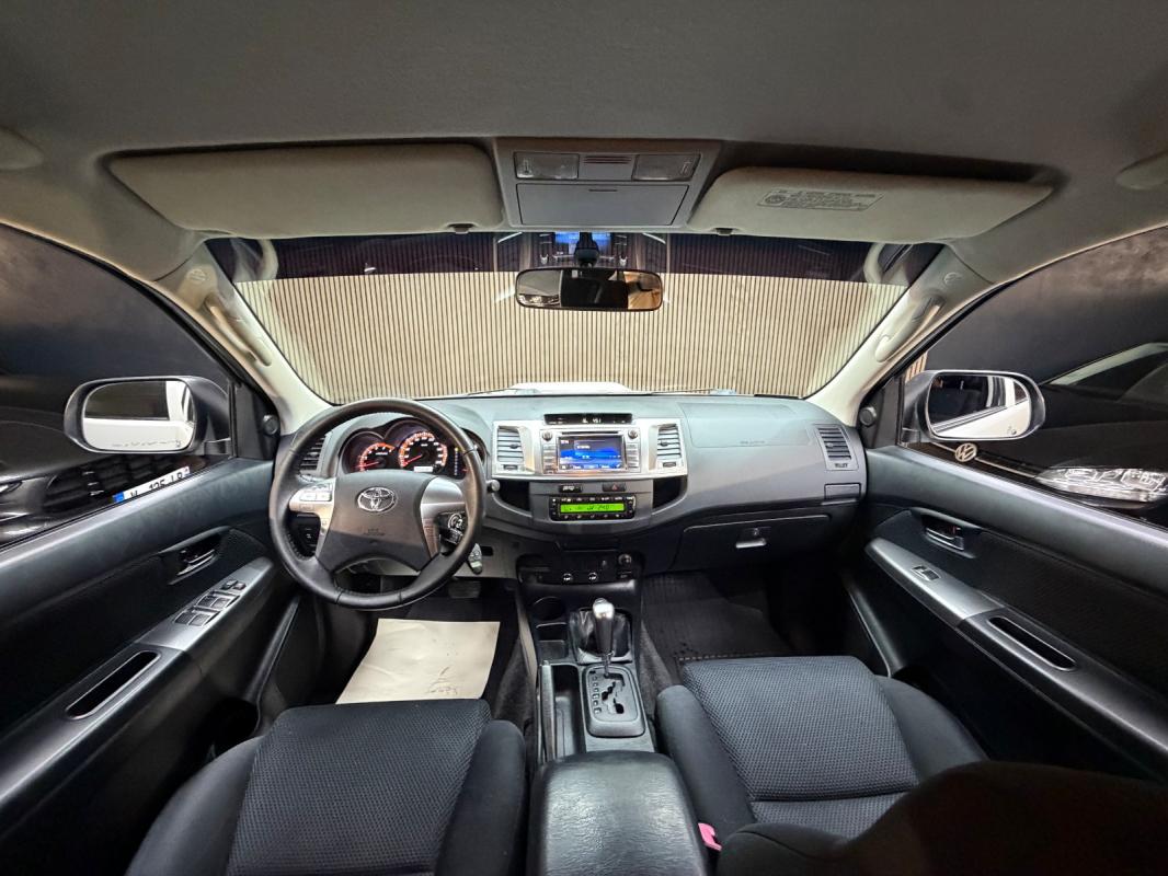 Toyota Hilux DOUBLE CABINE BLE CAB 4WD 2.4L 150 D-4D BVA LEGENDE