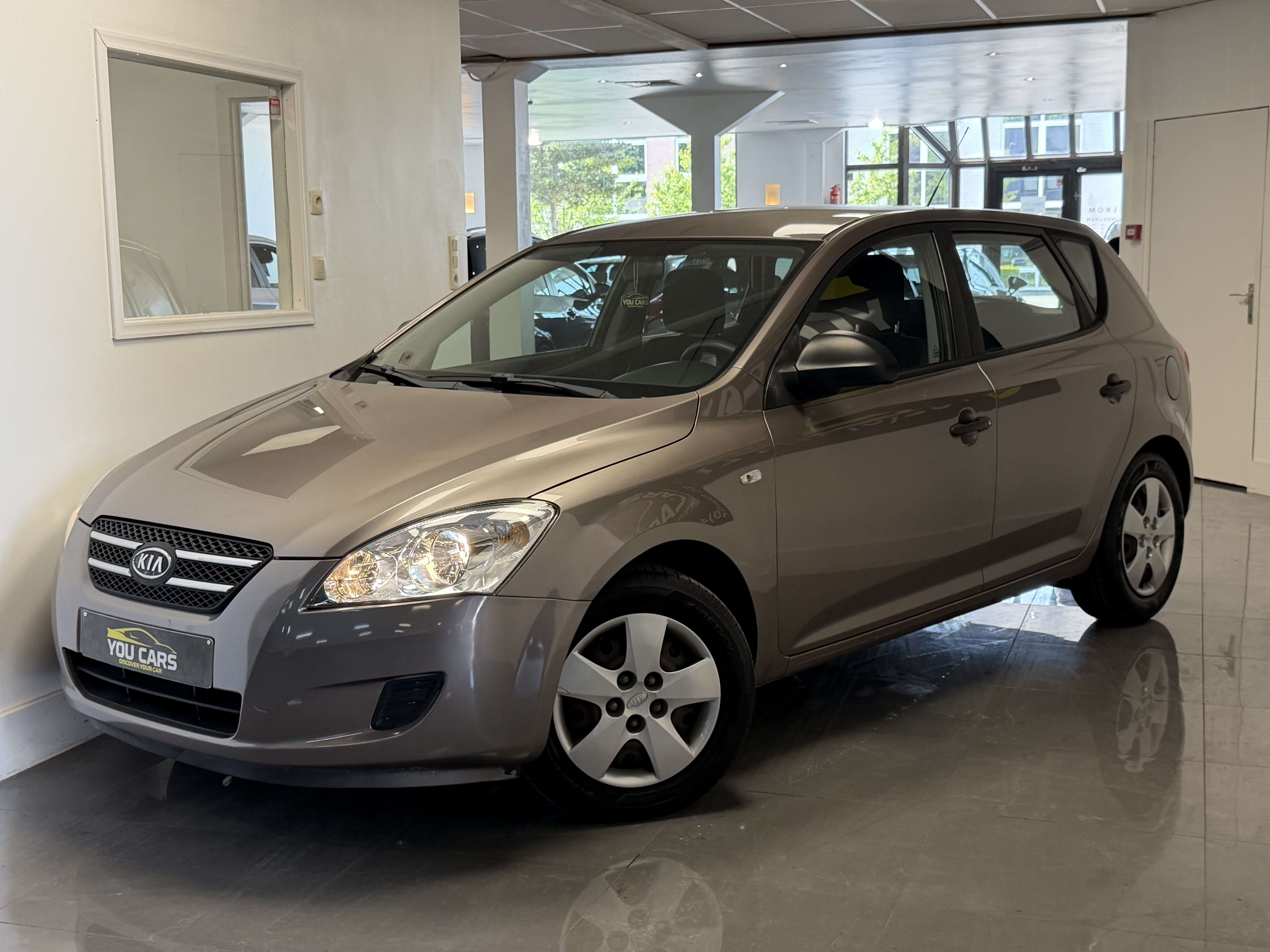 Kia Ceed / cee'd 1.4i EX 1 Jaar Garantie