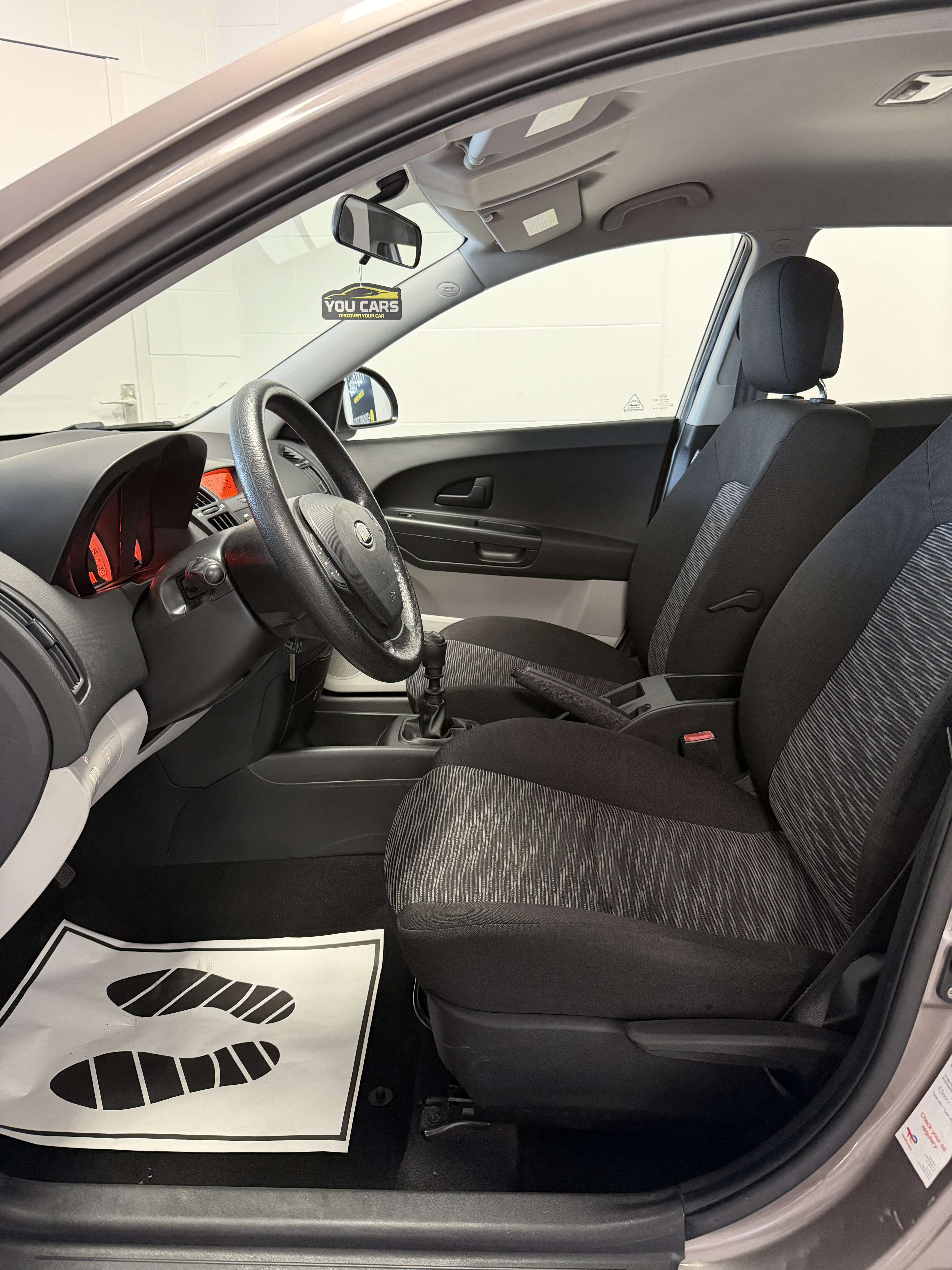 Kia Ceed / cee'd 1.4i EX 1 Jaar Garantie