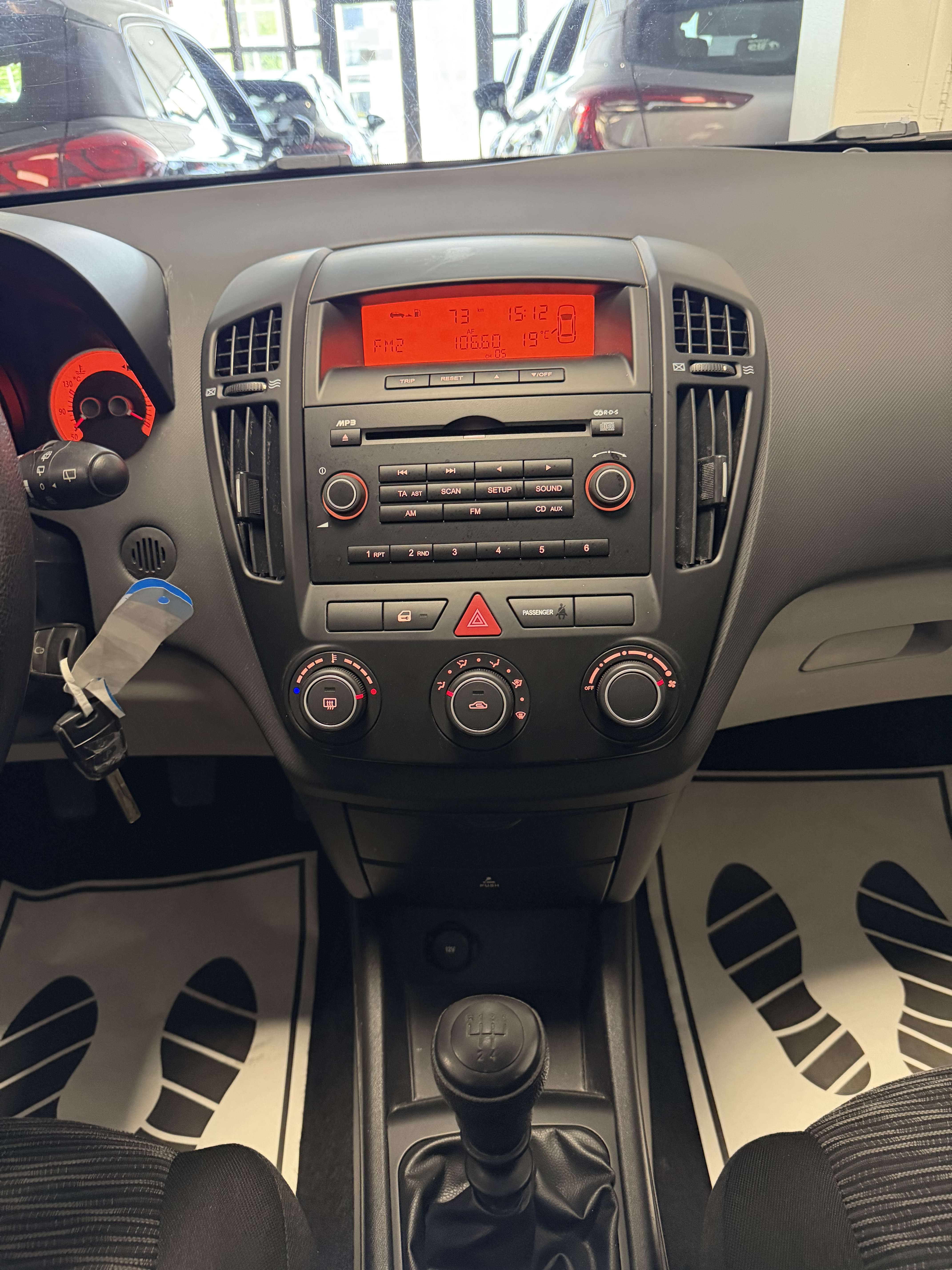 Kia Ceed / cee'd 1.4i EX 1 Jaar Garantie
