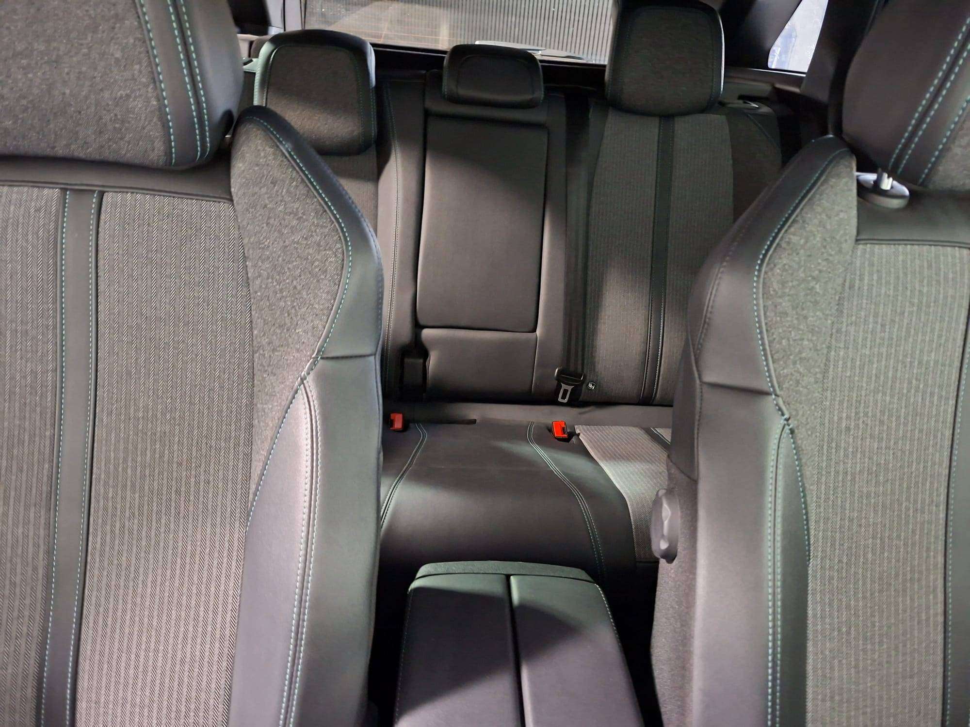 Peugeot 3008 3008 1.6 Hybrid4 300 PHEV Allure Pack