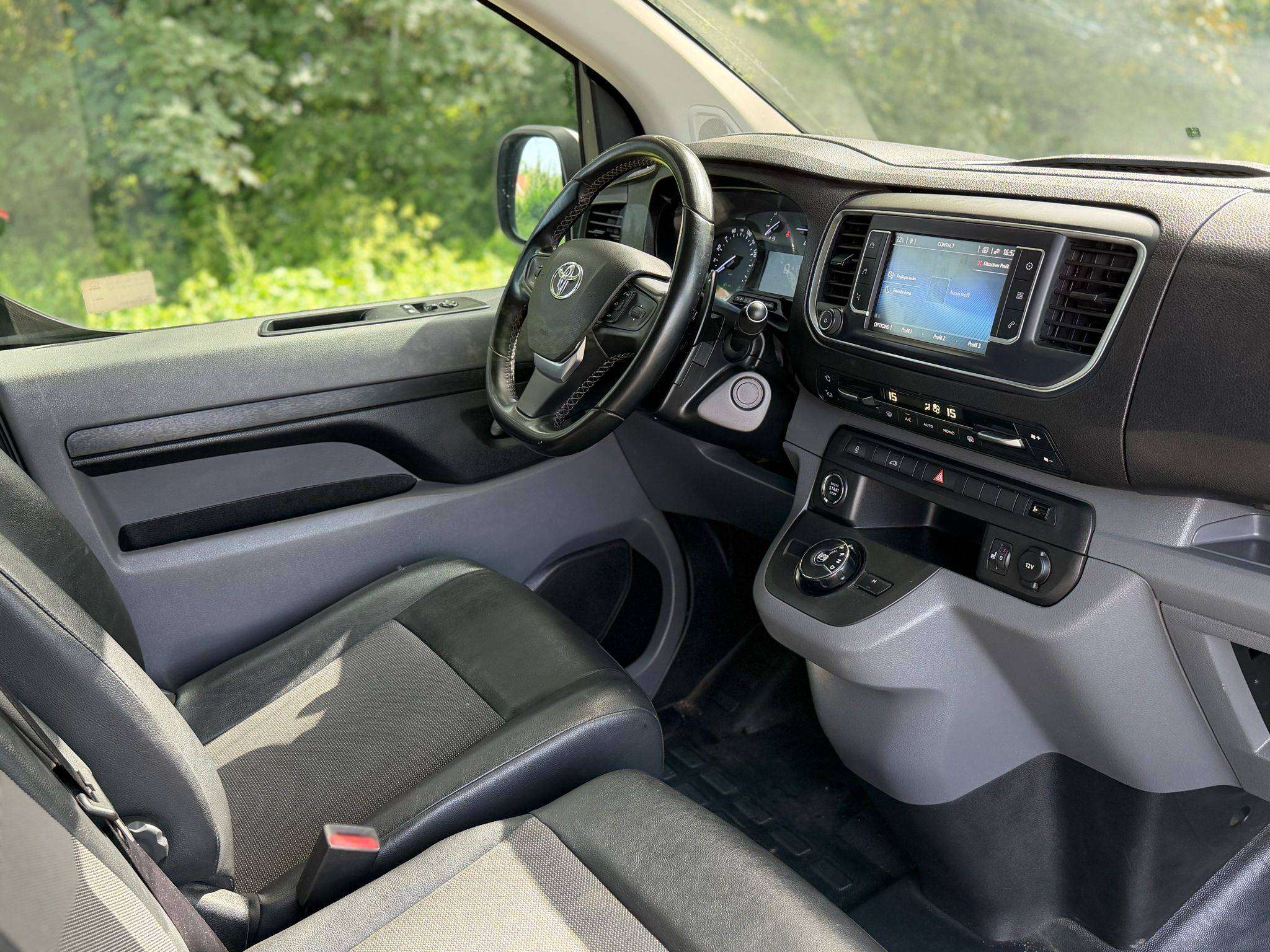Toyota Proace 2.0 D-4D - Full Options - Garantie 12 mois - Automatique - cuir - 360°