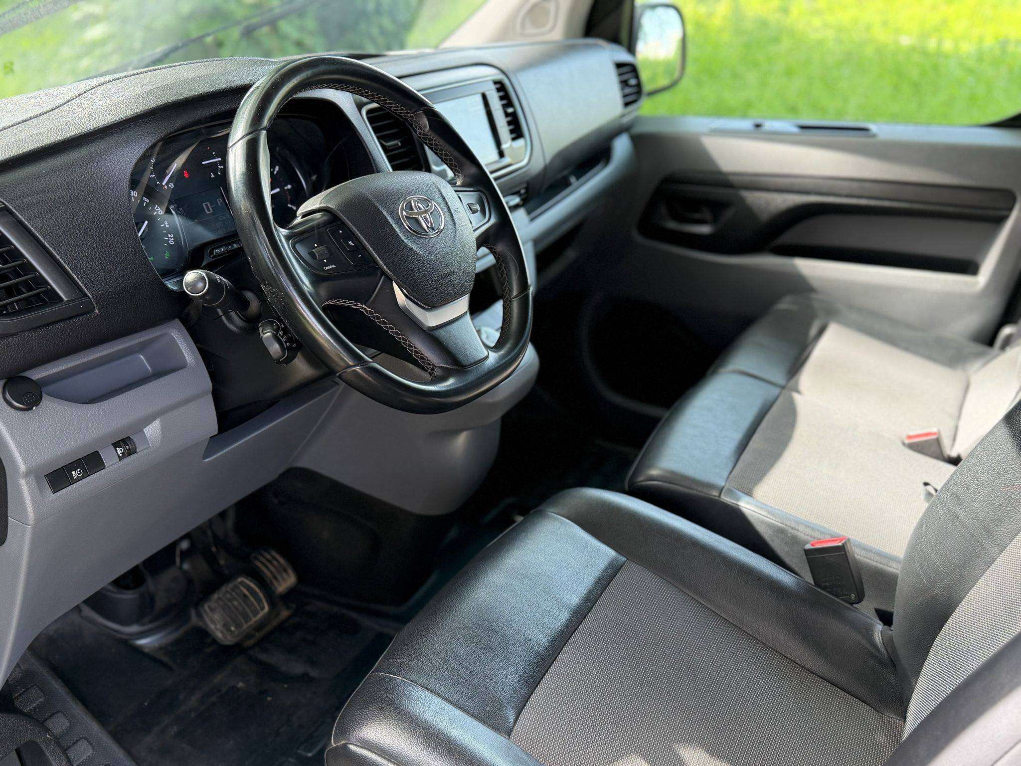 Toyota Proace 2.0 D-4D - Full Options - Garantie 12 mois - Automatique - cuir - 360°