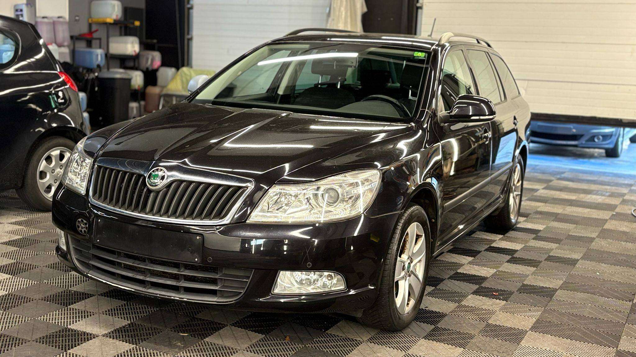 Skoda Octavia BENZINE bj2013 189700KM MANUEEL