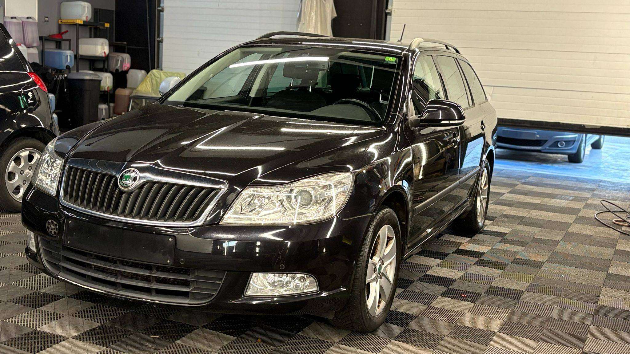 Skoda Octavia BENZINE bj2013 189700KM MANUEEL