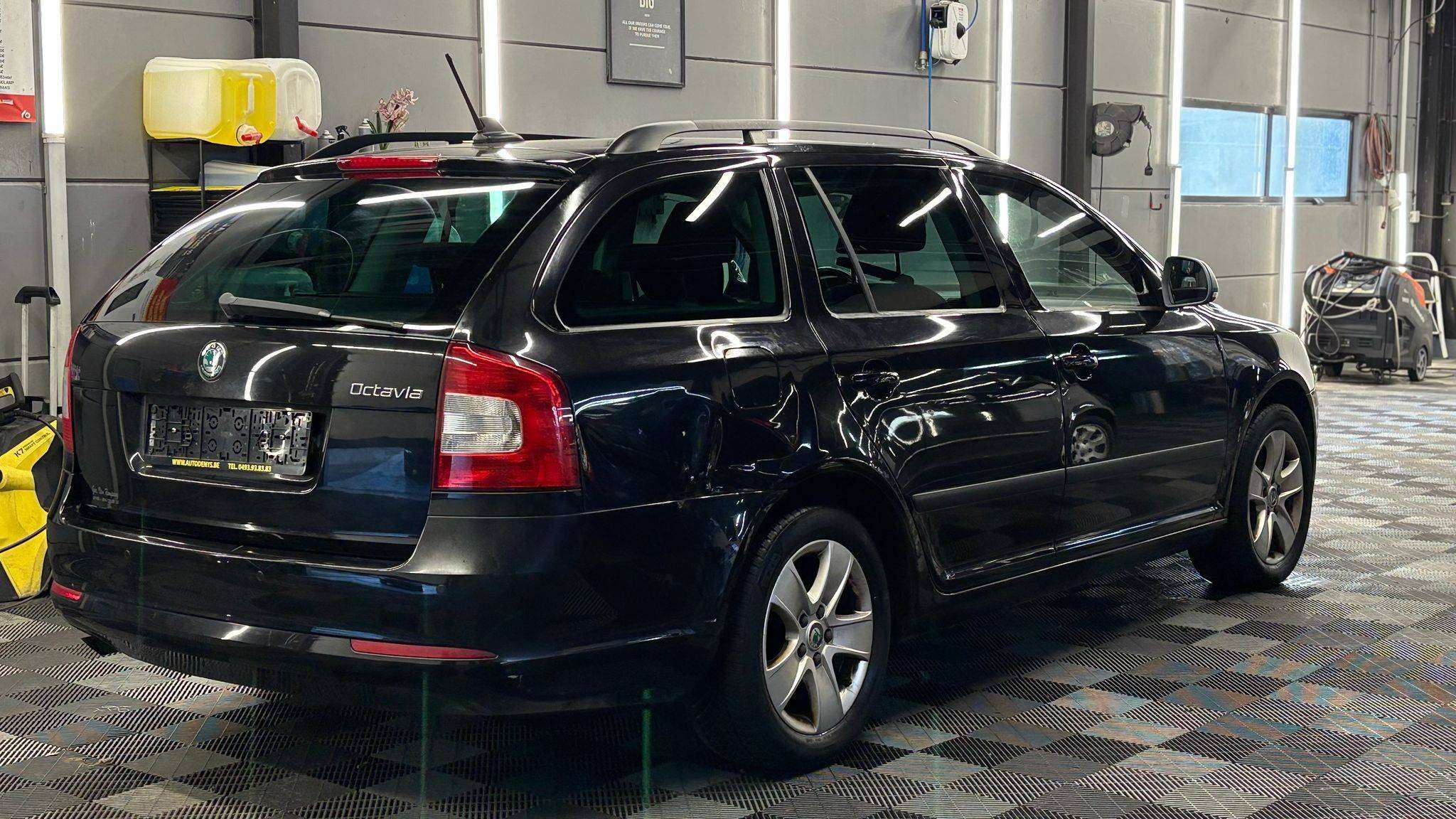 Skoda Octavia BENZINE bj2013 189700KM MANUEEL