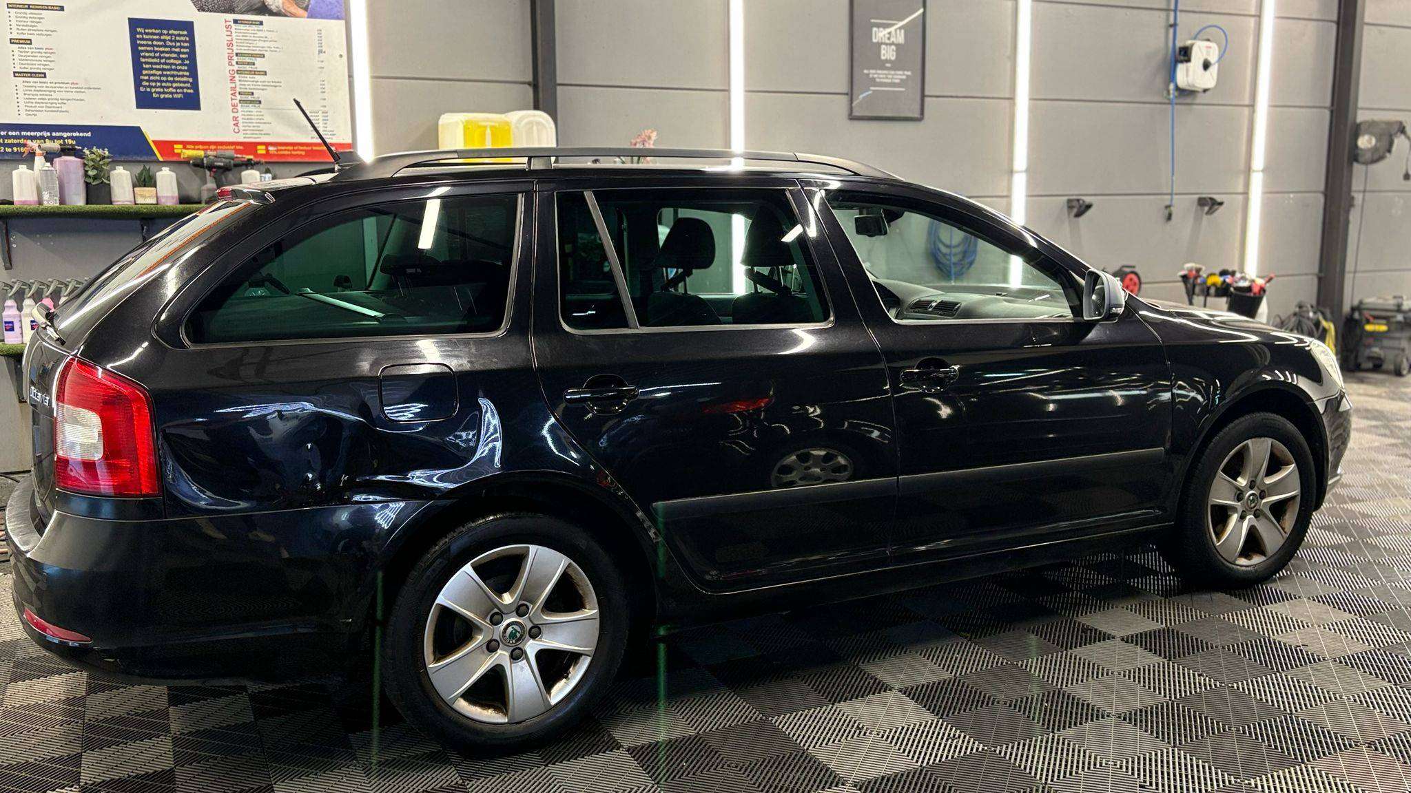 Skoda Octavia BENZINE bj2013 189700KM MANUEEL