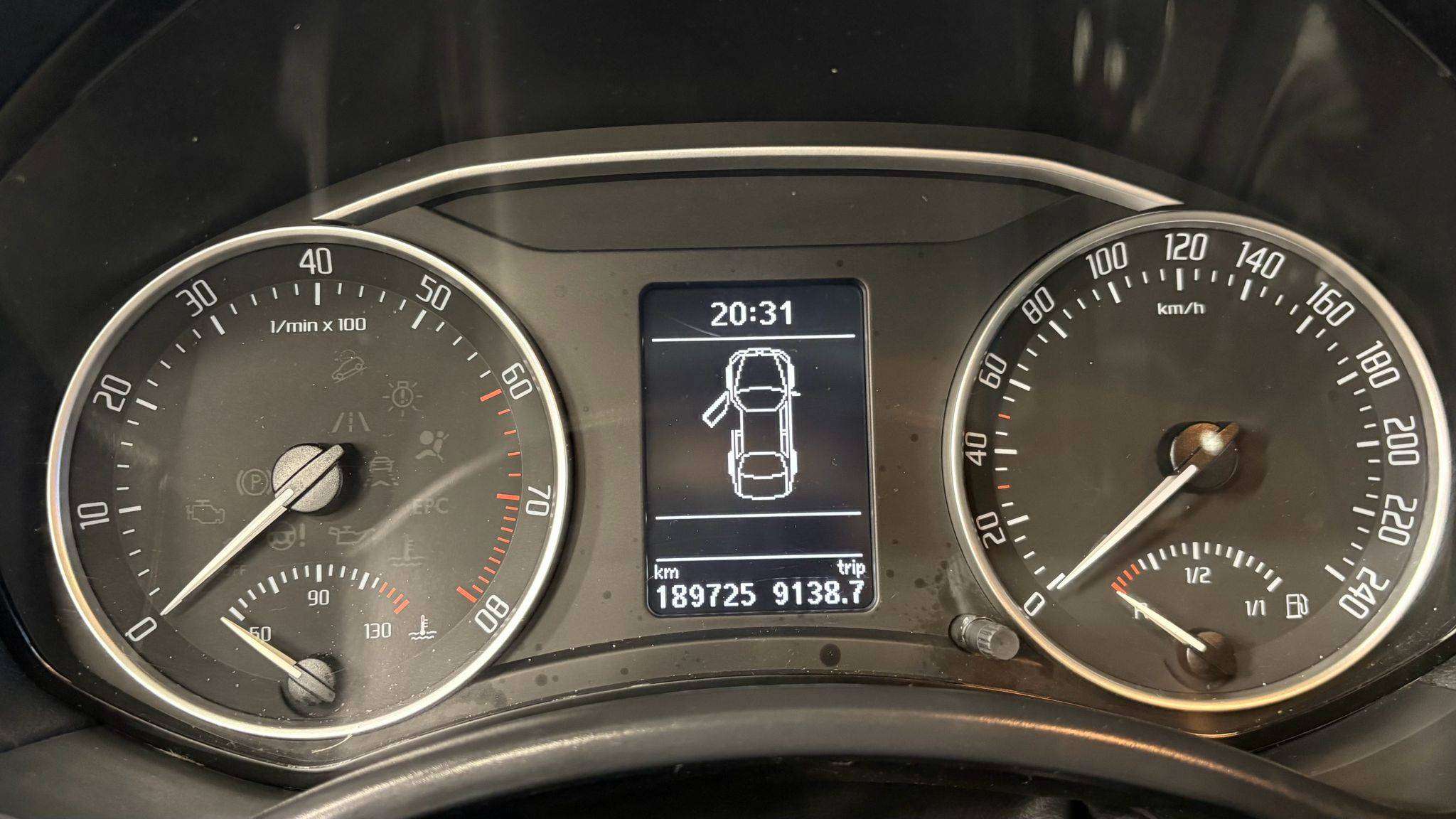 Skoda Octavia BENZINE bj2013 189700KM MANUEEL