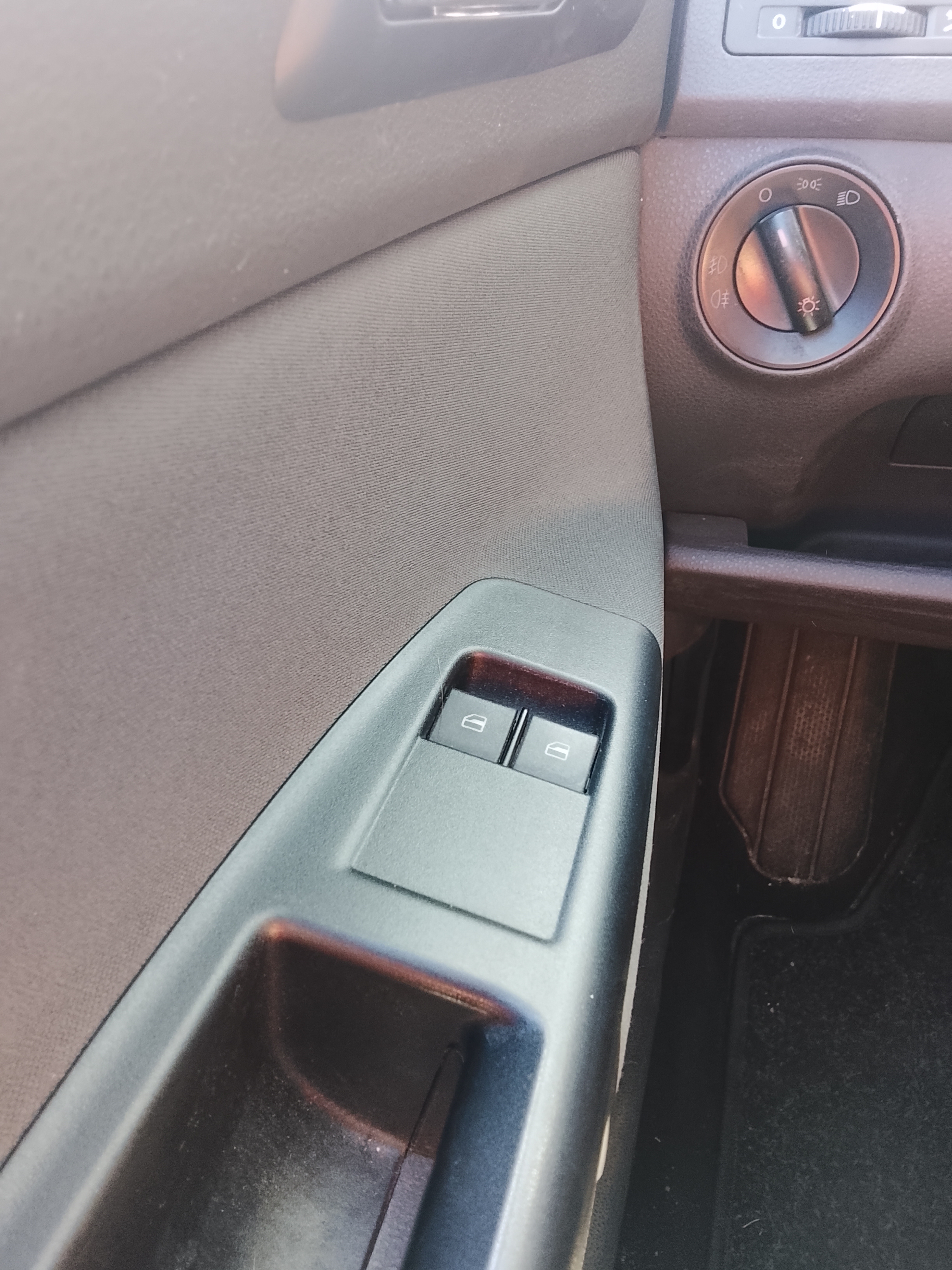 Volkswagen Polo IV (2) 1.4 75 CARAT 5P