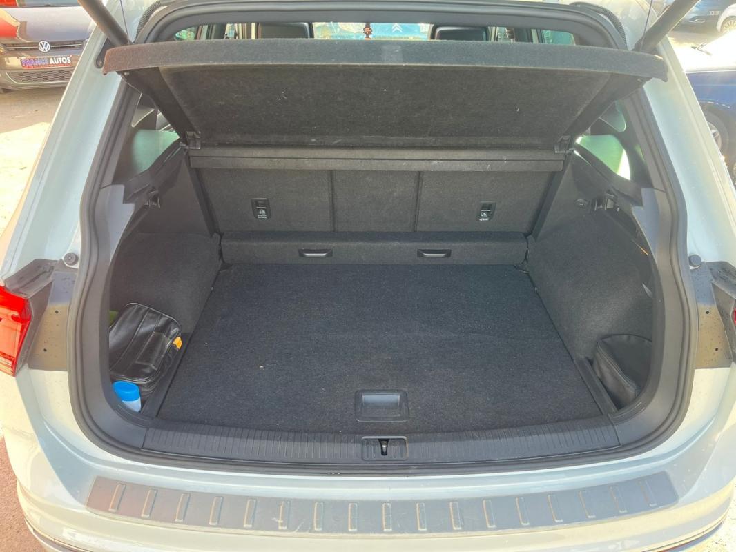 Volkswagen Tiguan 2.0L TDI 150 CH R-LINE - BOÎTE AUTOMATIQUE- ENTIÈREMENT RÉVISÉE ET GARANTIE