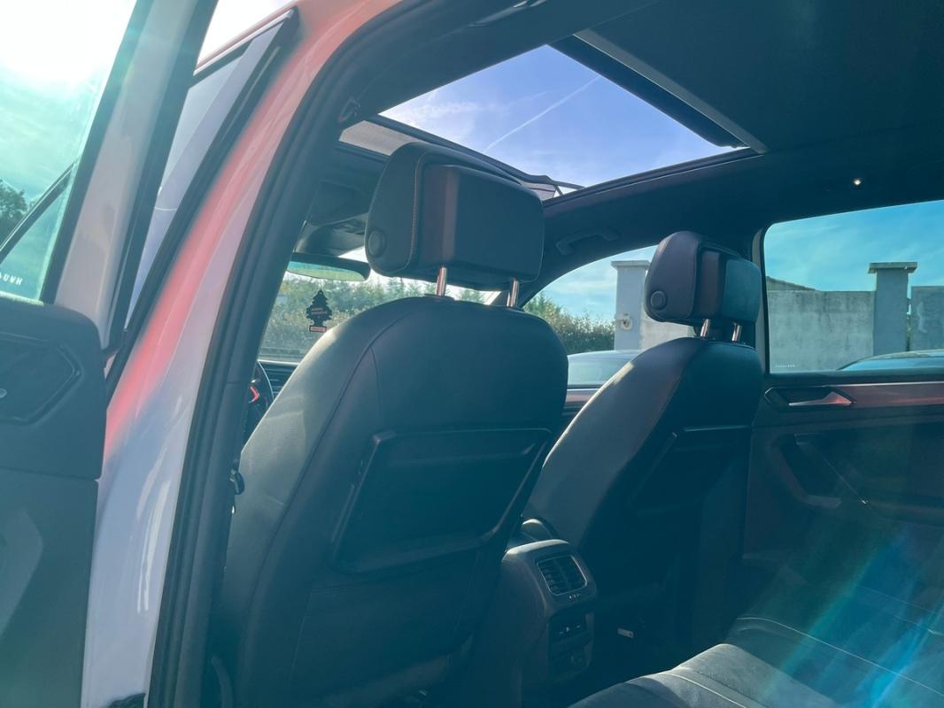 Volkswagen Tiguan 2.0L TDI 150 CH R-LINE - BOÎTE AUTOMATIQUE- ENTIÈREMENT RÉVISÉE ET GARANTIE