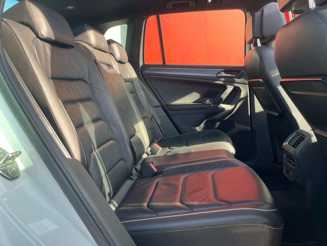 Volkswagen Tiguan 2.0L TDI 150 CH R-LINE - BOÎTE AUTOMATIQUE- ENTIÈREMENT RÉVISÉE ET GARANTIE