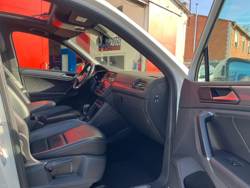 Volkswagen Tiguan 2.0L TDI 150 CH R-LINE - BOÎTE AUTOMATIQUE- ENTIÈREMENT RÉVISÉE ET GARANTIE