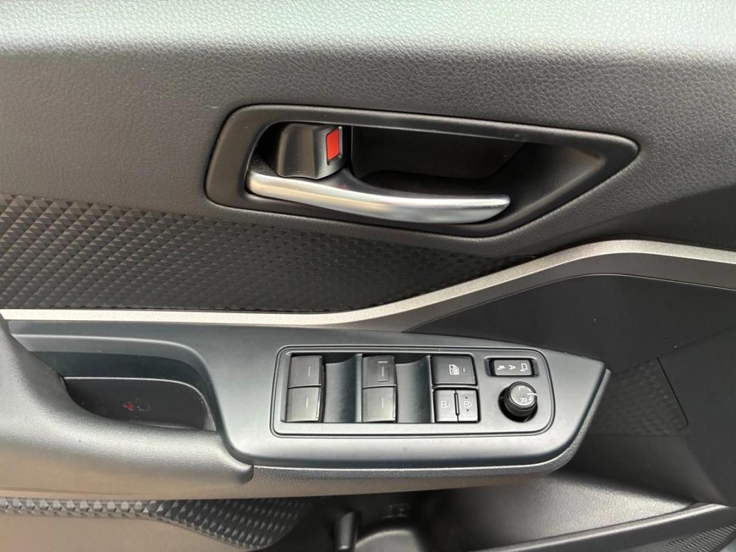 Toyota C-hr 1.8 HSD 122H 100 FULL-HYBRID DYNAMIC | 1ERE MAIN FR SUIVI COMPLET CAMERA DE RECUL |01