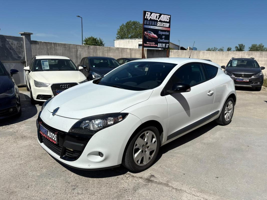 Renault Megane III 1.5 DCI 110CH DIESEL | ENTIÈREMENT RÉVISÉE & GARANTIE 12 MOIS EN EUROPE
