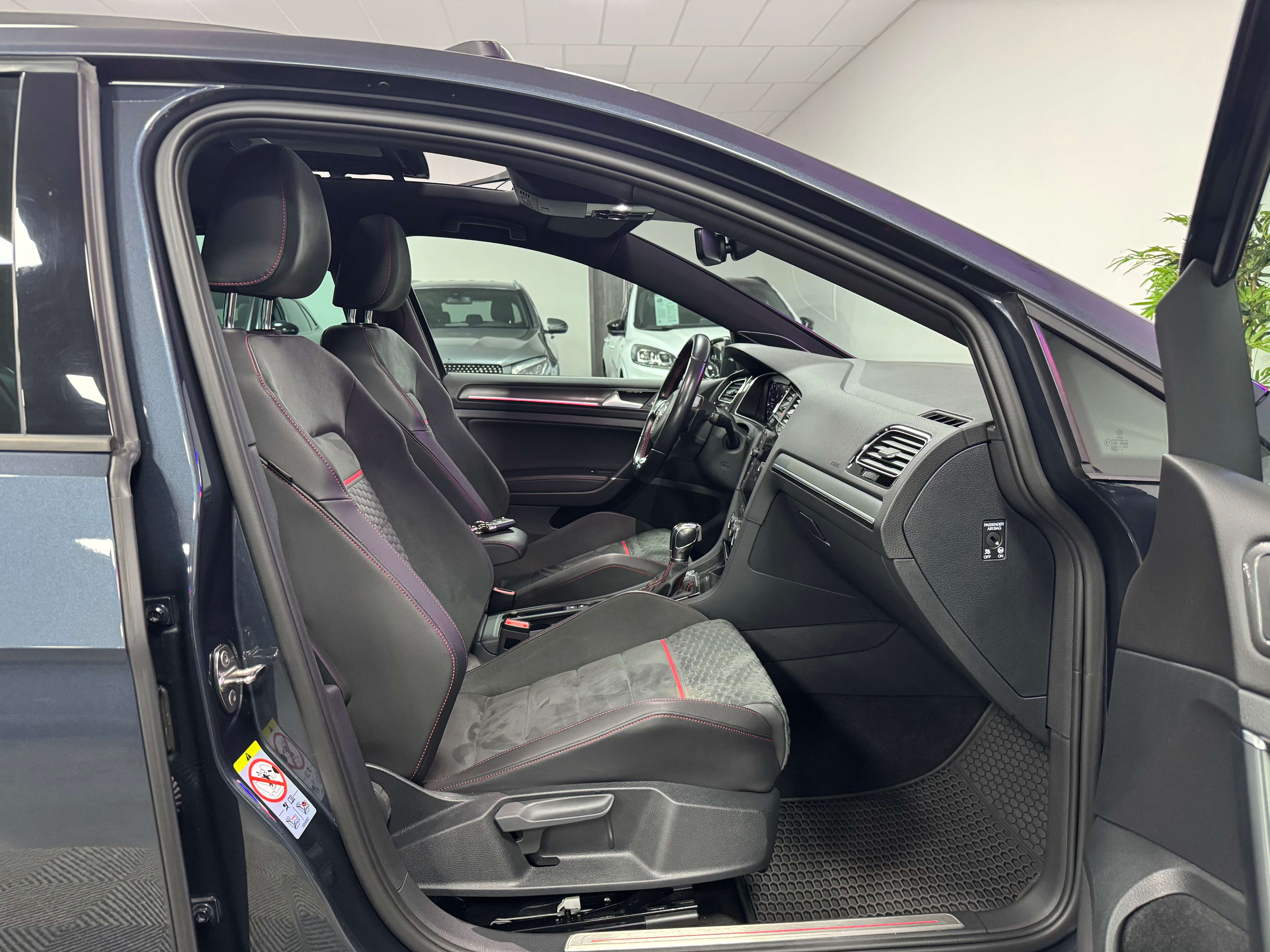 Volkswagen Golf GTI 2.0 TSI Performance Full Toit Caméra 12 mois garantie